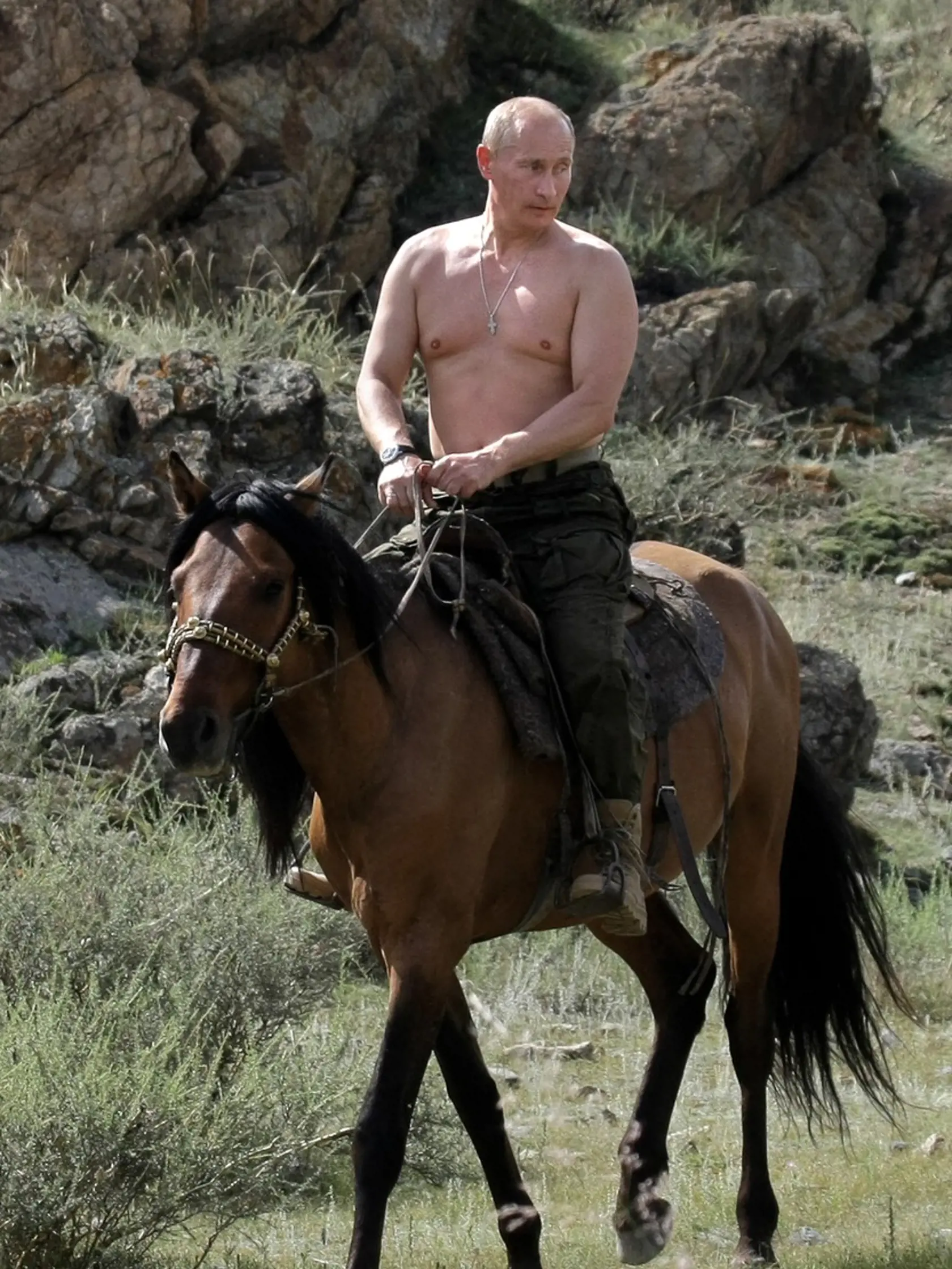 Ruský prezident Vladimir Putin rád jazdí na koňoch.