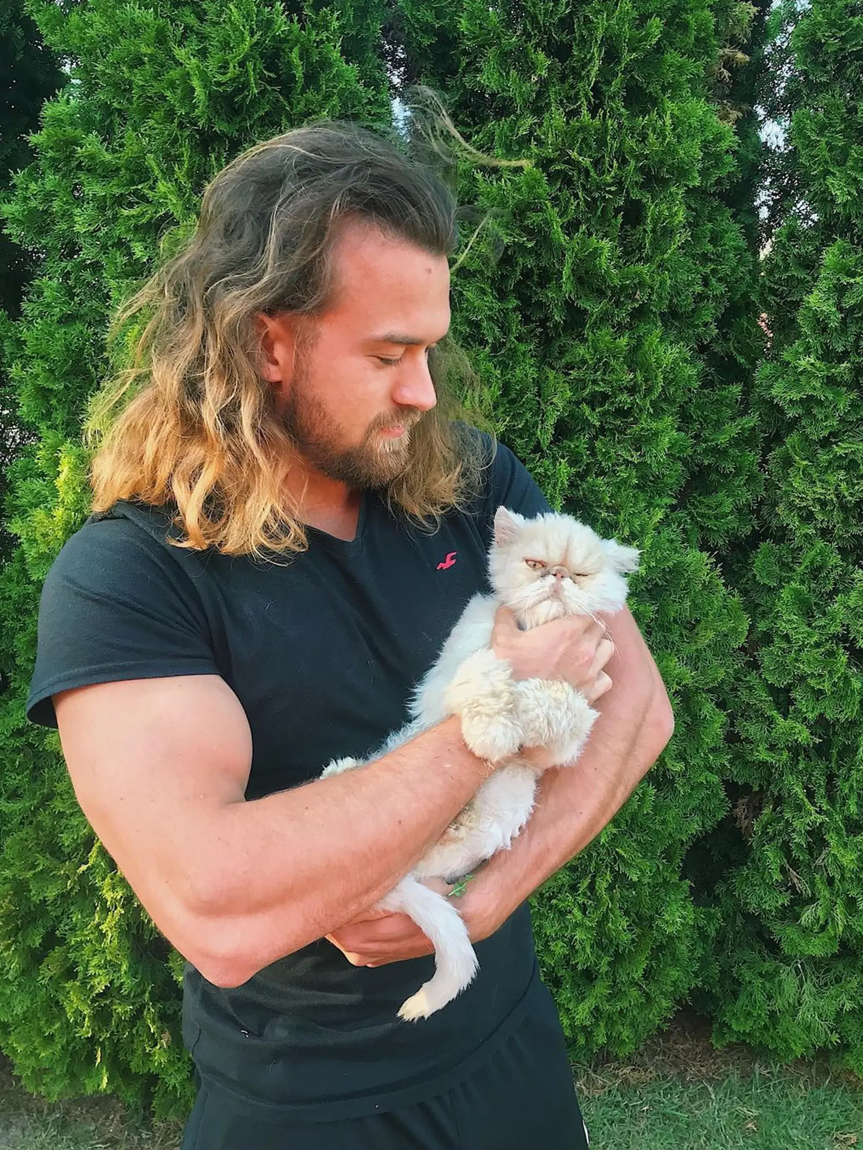Henrik Szabo sa zviditeľnil v reality show Farma.
