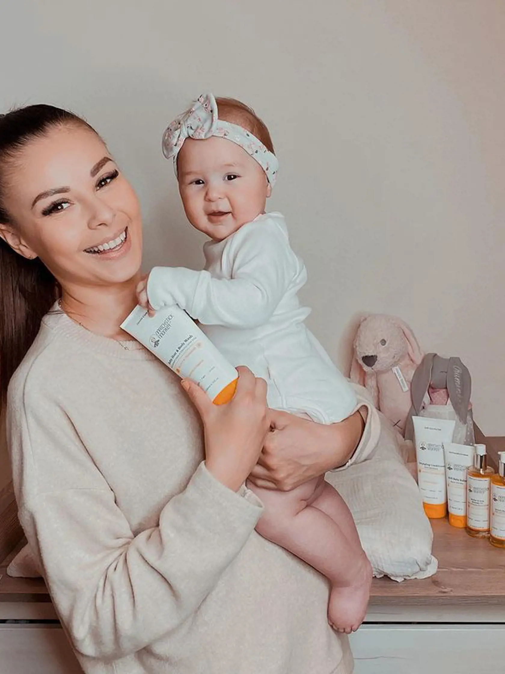 Monika Bagárová, jej dcéra Ruminka, partner a polovica rodiny oslávila  takto tohtoročné sviatky