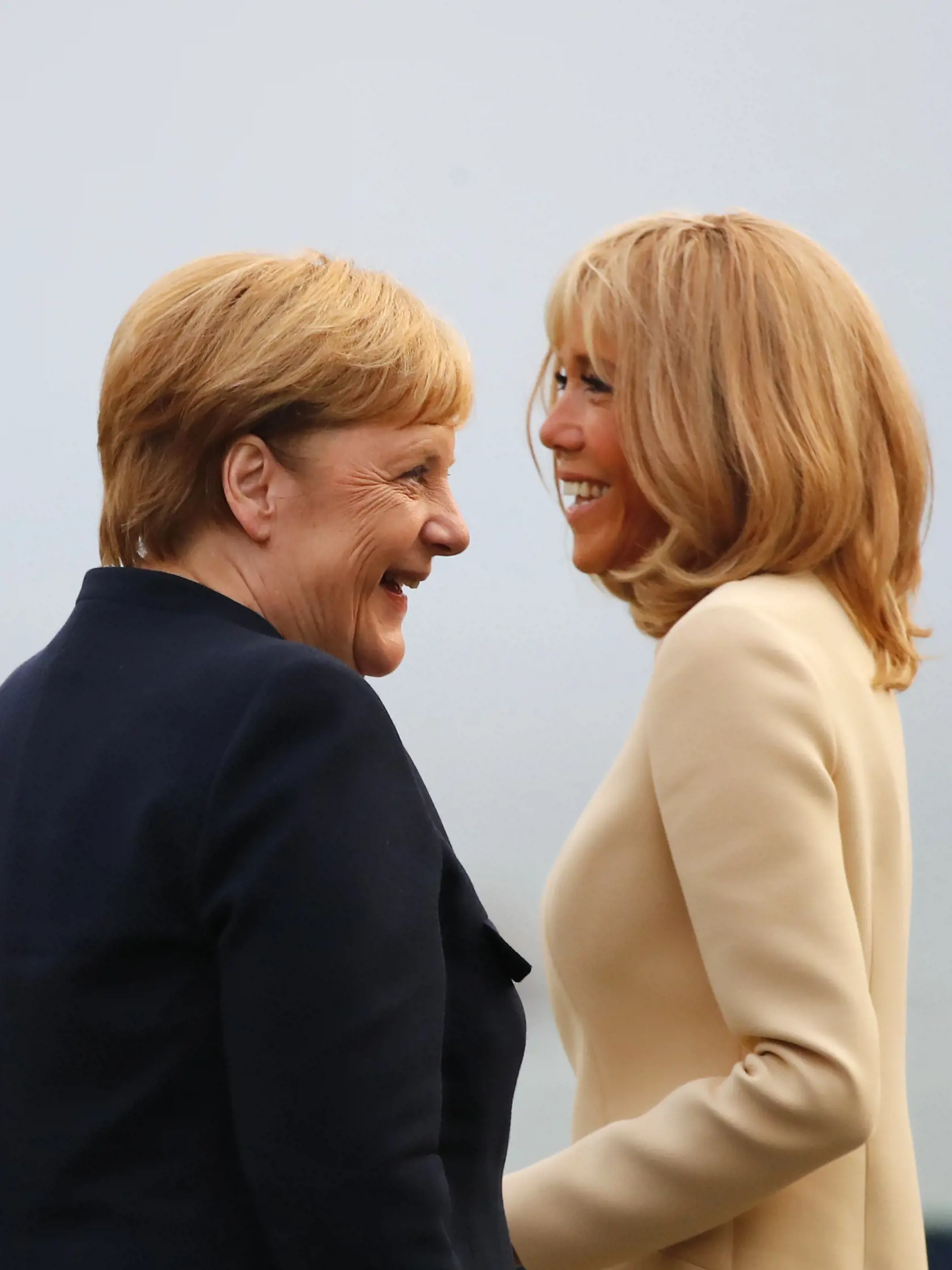 Brigitte Macron na samite lídrov G7 sprevádzala svojho manžela, francúzskeho prezidenta Emmanuela Macrona.
