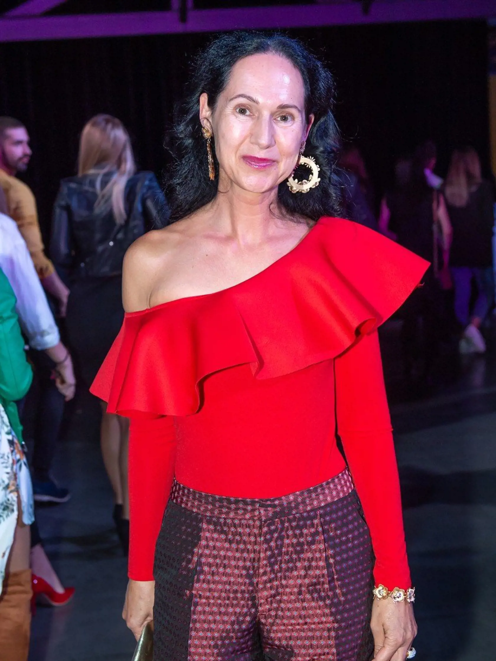 Lucia Kurilovská si vybrala pestrý outfit a aj keď k sebe jednotlivé kúsky ladili, v jej prípade nešlo o najlepšiu voľbu. Dala totiž dôraz na svoju chudú postavu. 