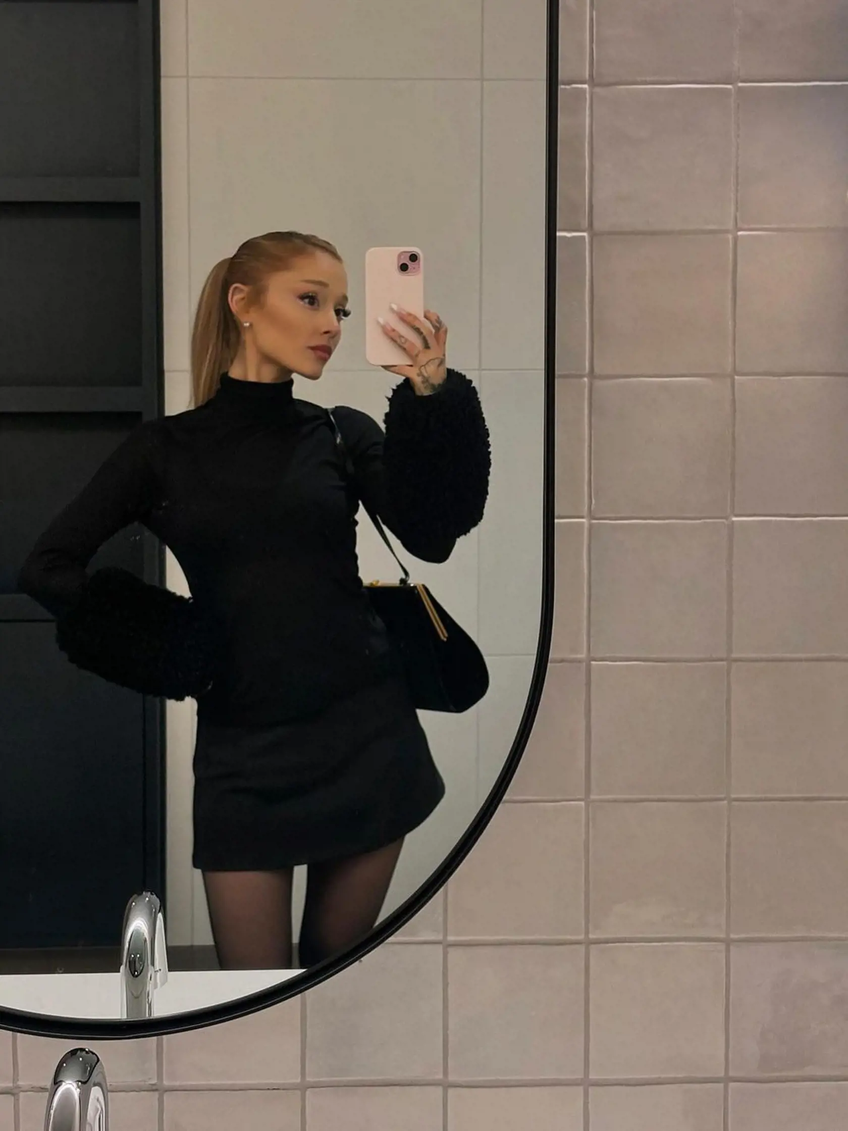 Ariana Grande priznala, že mala v minulosti množstvo botoxu a výplní, ale vraj s tým už prestala.