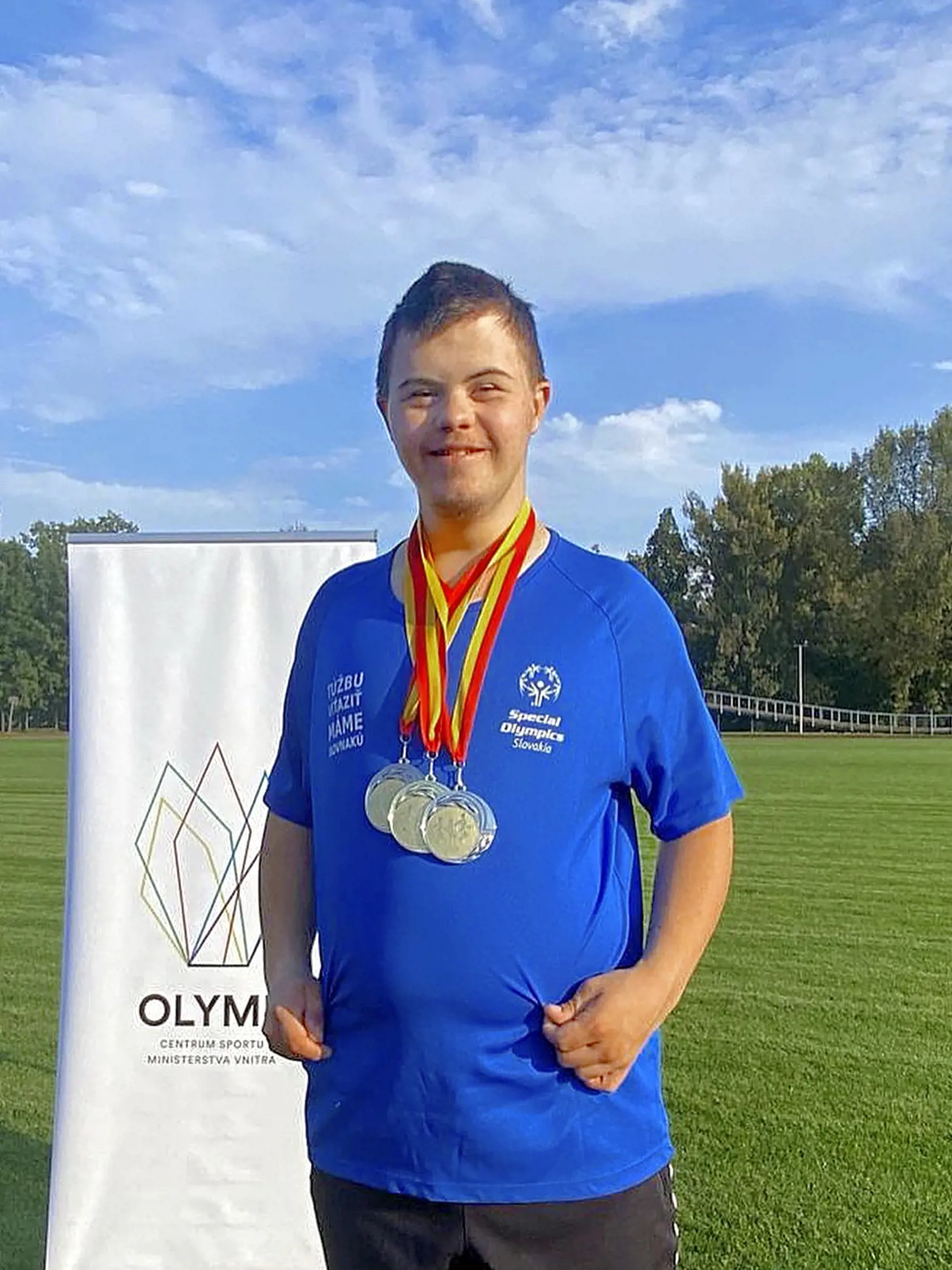 Šimon je mimoriadny športový talent, ktorý si úspešne meria sily s najlepšími na svete
