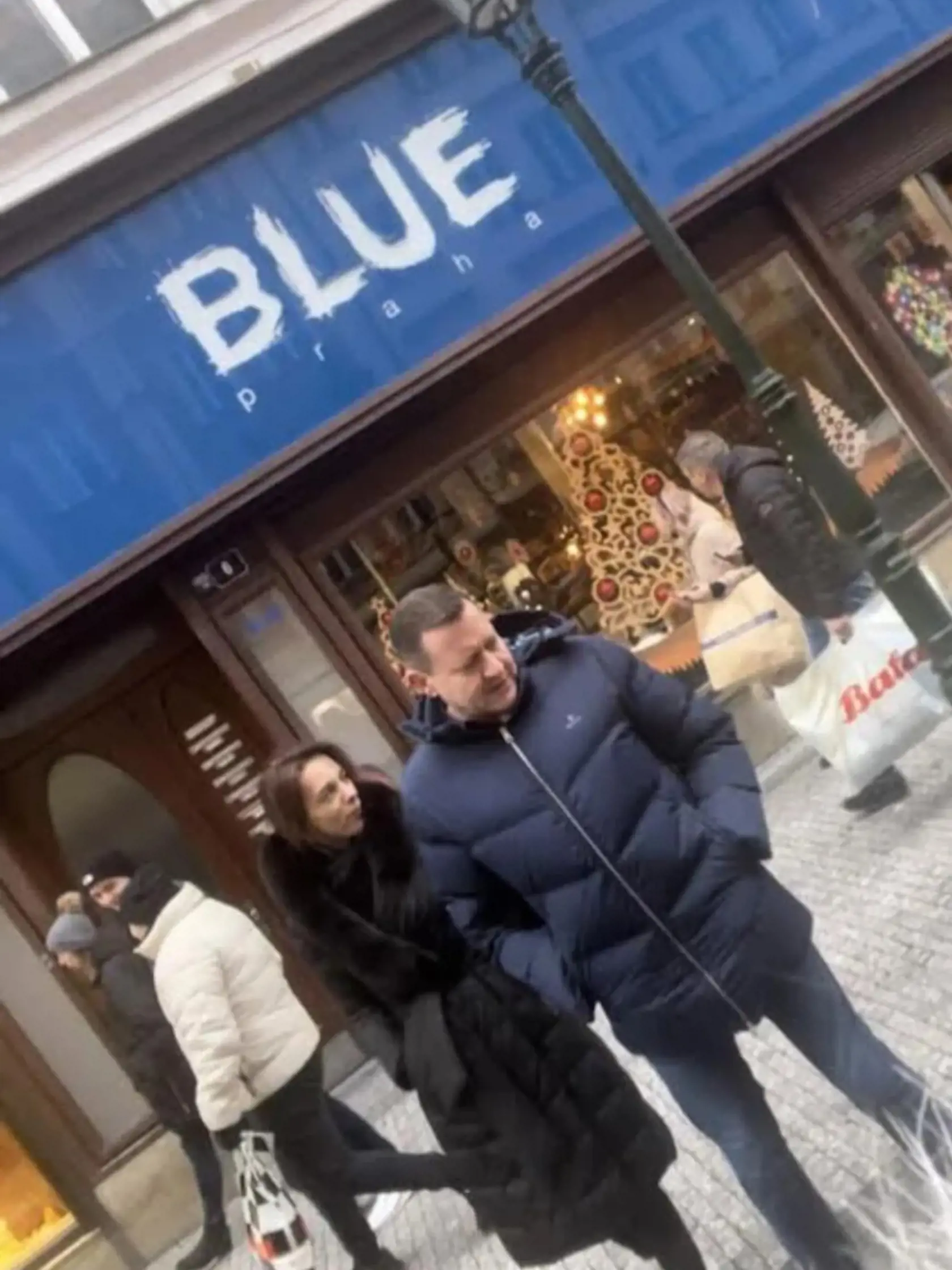 PLUS 7 DNÍ v januári zverejnilo zábery aj video zo stretnutia Daniela Lipšica a Martiny Kellerovej v Prahe.