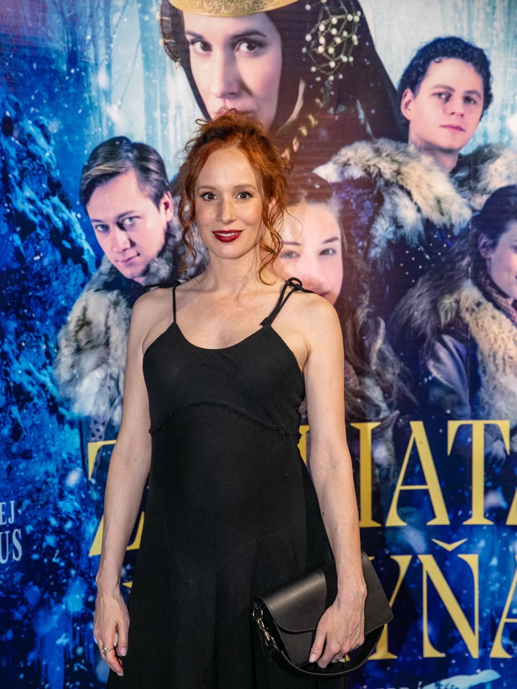Príchody na premiéru rozprávky Zakliata jaskyňa. Na fotke je Táňa Pauhofová.