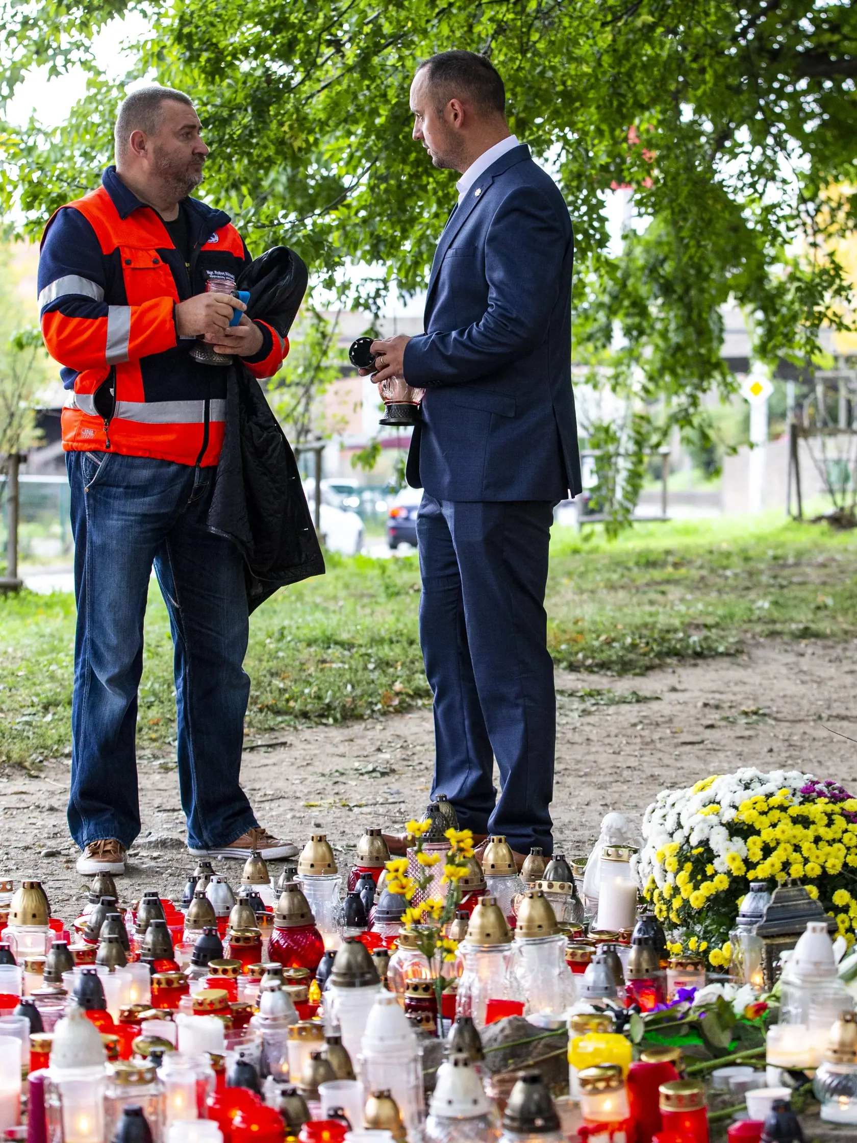 Na snímke je miesto nehody na bratislavskej autobusovej zastávke Zochova, na ktorej došlo v noci 2.10.2022 k tragickej dopravnej nehode. 