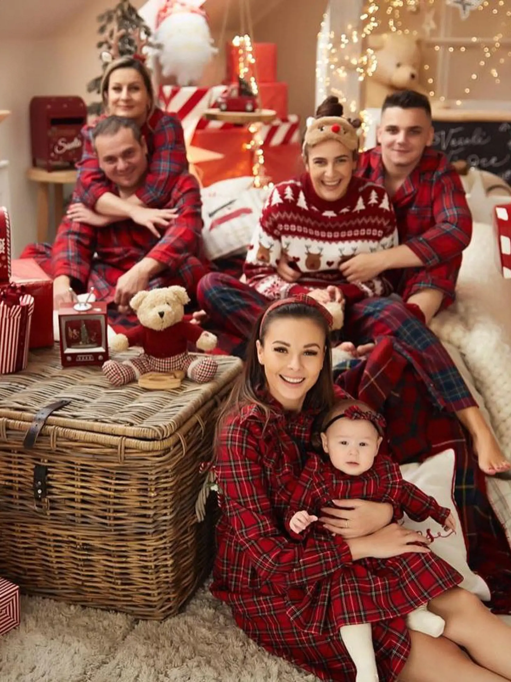 "Přátele, jestli Vás mohu poprosit zkuste podpořit myšlenku na který je poust zaměřený a neřešit jiné věci ❤️ dekuji Vám krásně," napísala k snímke Monika.