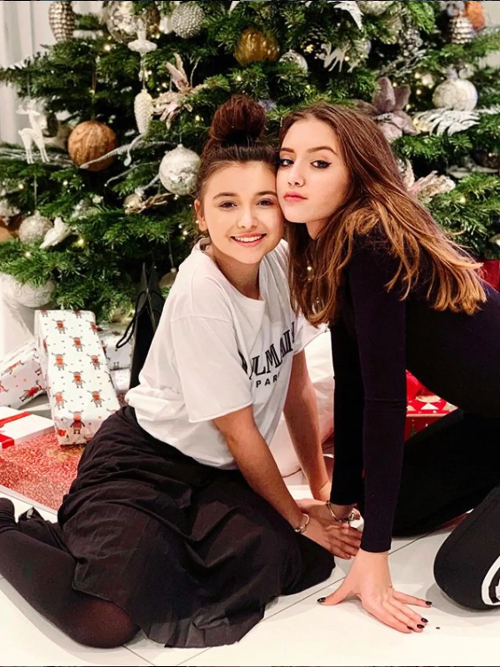 Thia Lara (13) a Sofia Zara (14).