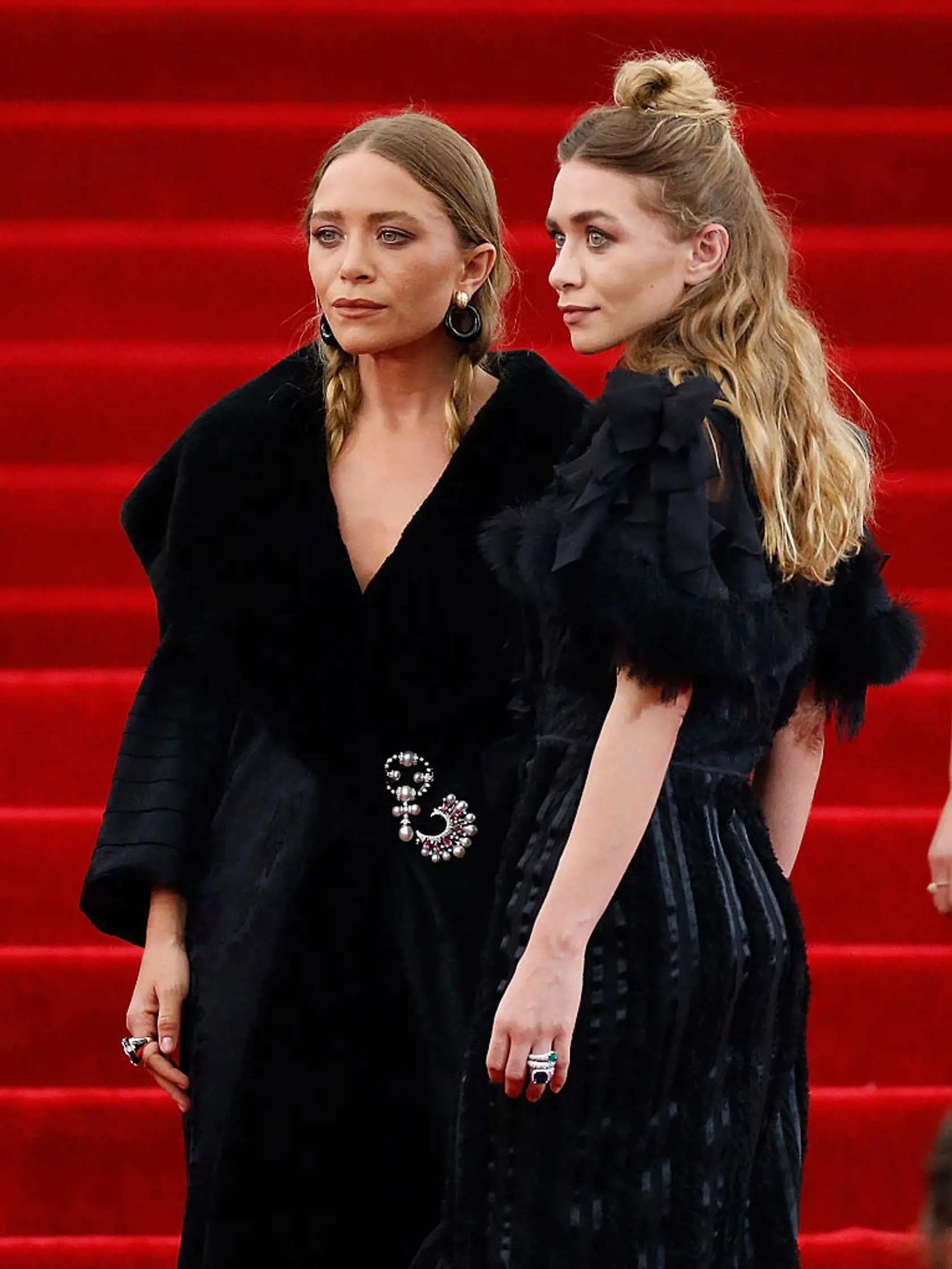 NEW YORK, NY - MAY 04: Mary Kate and Ashley Olsen attend "China: Through The Looking Glass" Costume Institute Benefit Gala  at Metropolitan Museum of Art on May 4, 2015 in New York City.  (Photo by John Lamparski/Getty Images)