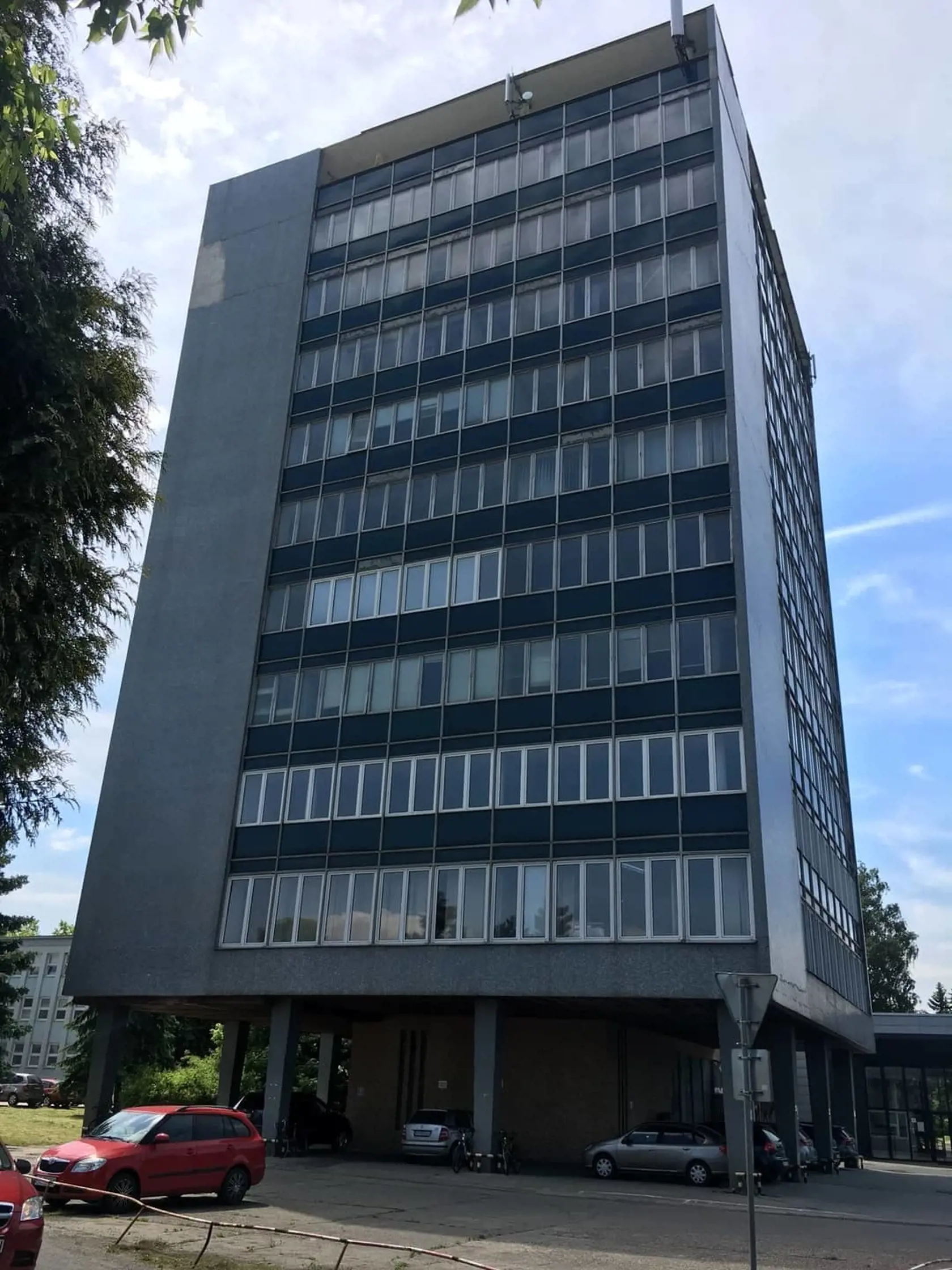V priemyselnom parku patriacom Chemesu sídli firma Nexis Fibers.