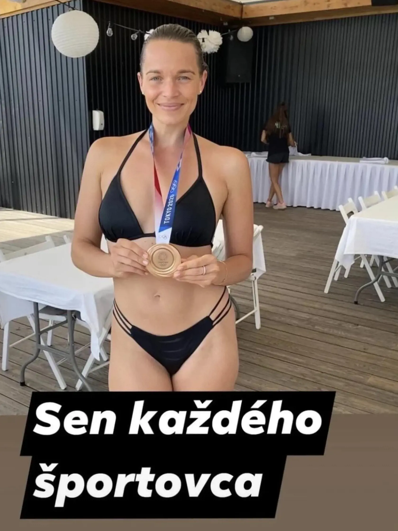 Romana Tabák a jej sexi postava v plavkách.