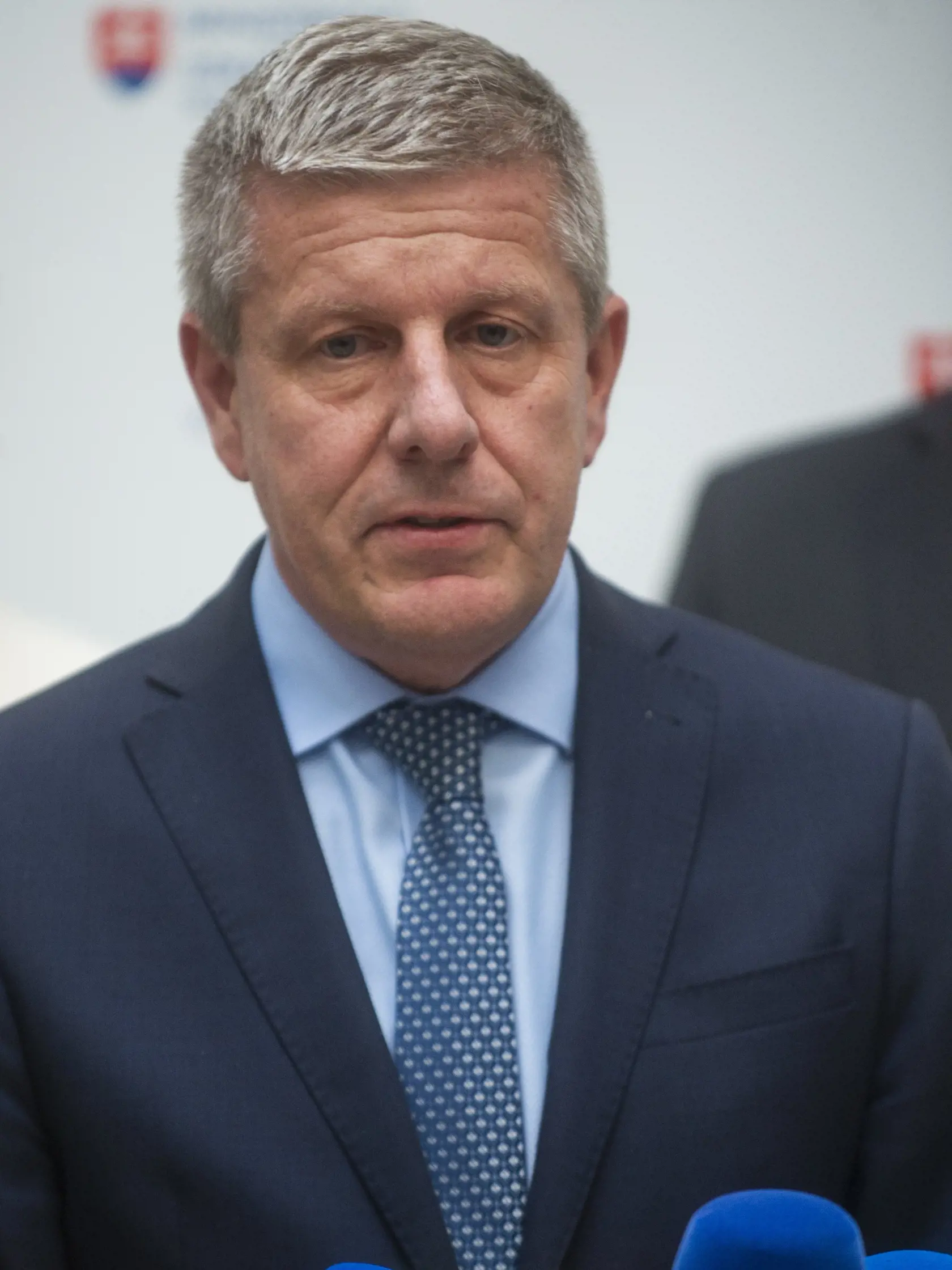 Na snímke vpravo minister zdravotníctva (MZ) SR Vladimír Lengvarský (OĽaNO) počas tlačovej konferencie po stretnutí zástupcov vedenia MZ SR s riaditeľmi nemocníc v pondelok 3. októbra 2022 v Bratislave.