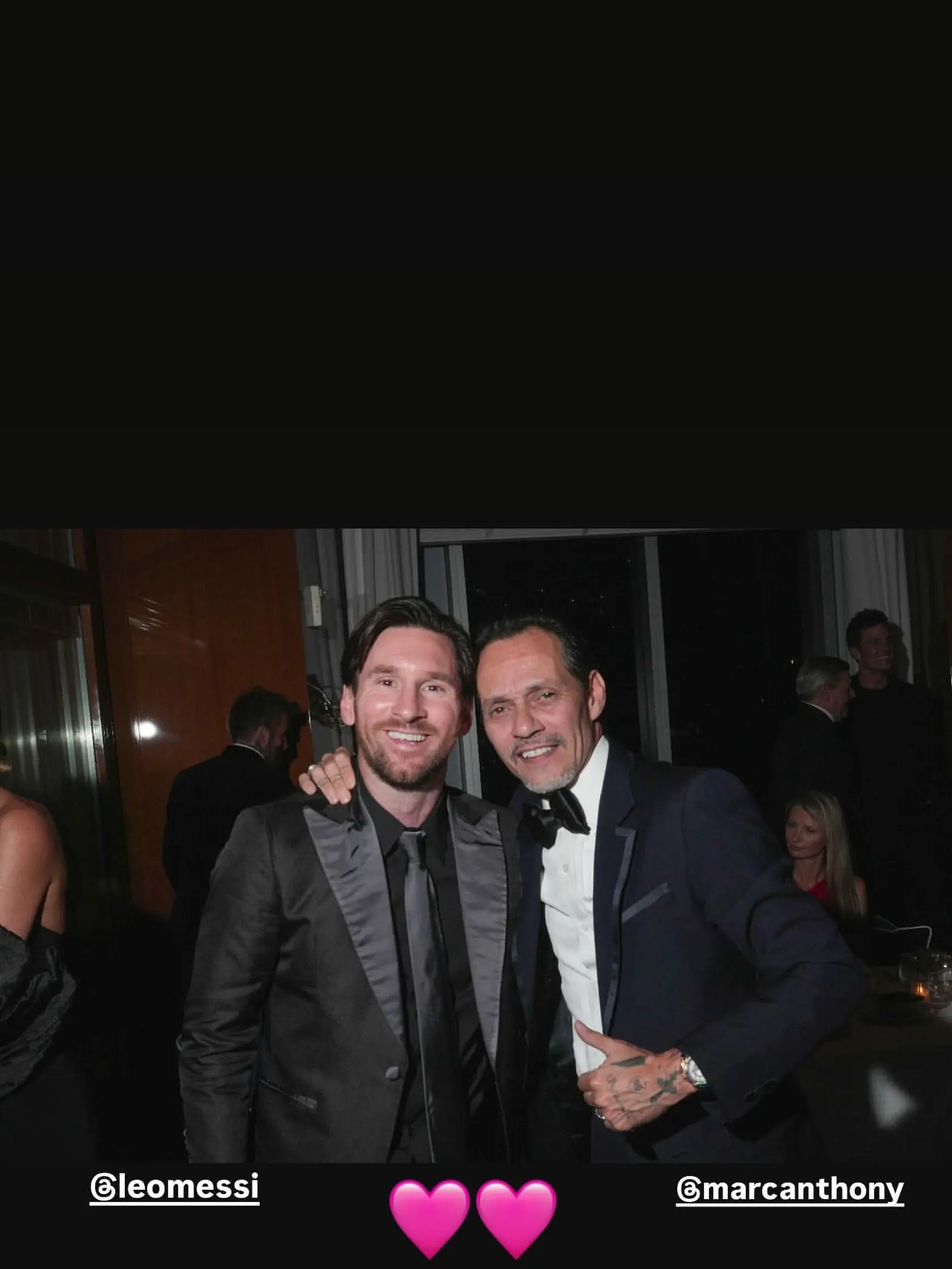 David Beckham predčasne začal s oslavami 50-ky v Miami. Prišli aj futbalová legenda, Argentínčan Lionel Messi či ex Jennifer Lopez, spevák Marc Anthony.