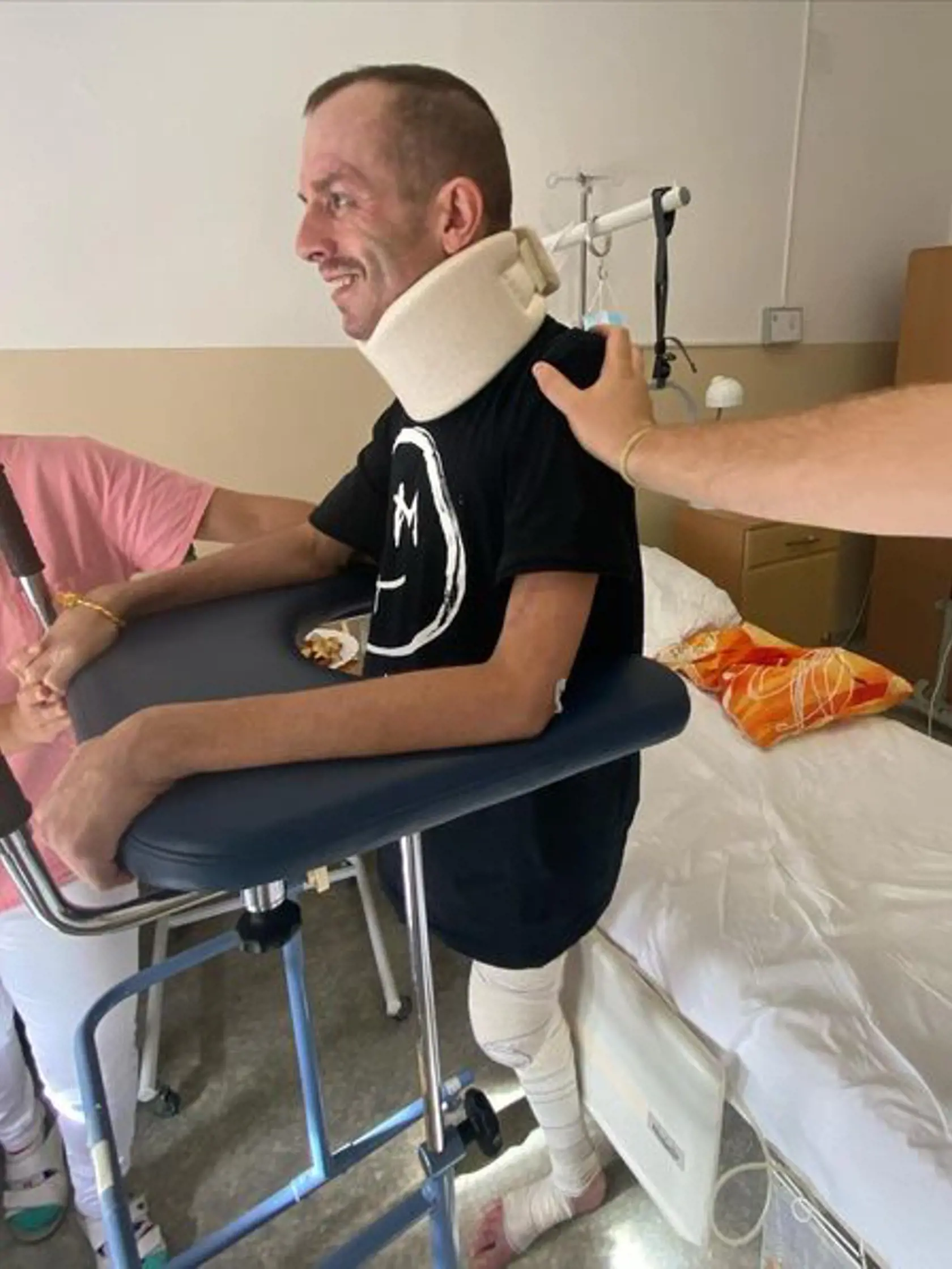 Na vodiča, ktorý dopravnú nehodu spôsobil, nie je Palovič vôbec nahnevaný. „Ozval sa mi po siedmich týždňoch a bol hotový. Predtým mi napísal, že ho určite nenávidím, neznášam, a tak nemal dovtedy síl sa mi ani ozvať. Ja som ho však hneď ubezpečil, že som mu to odpustil okamžite," povedal.