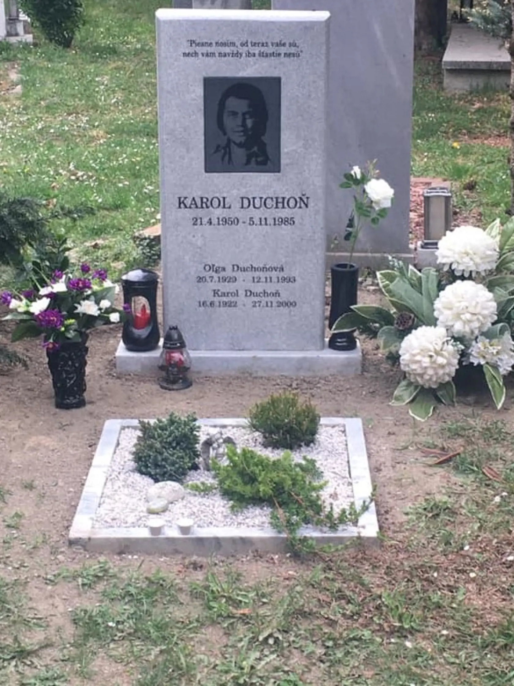 Hrob Karola Duchoňa.