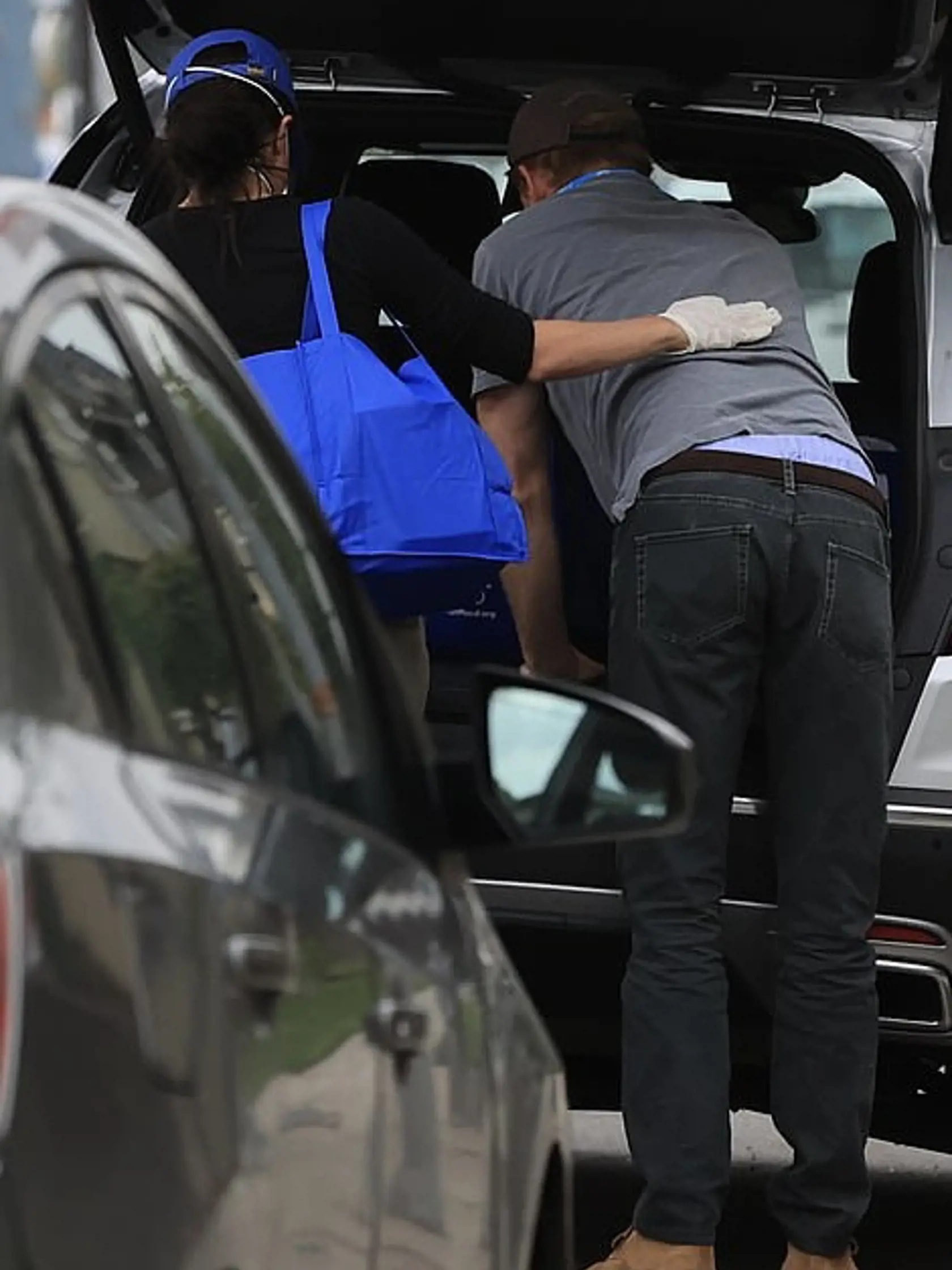 Harry a Meghan si náklonnosť prejavujú aj počas charitatívnej činnosti v Los Angeles.