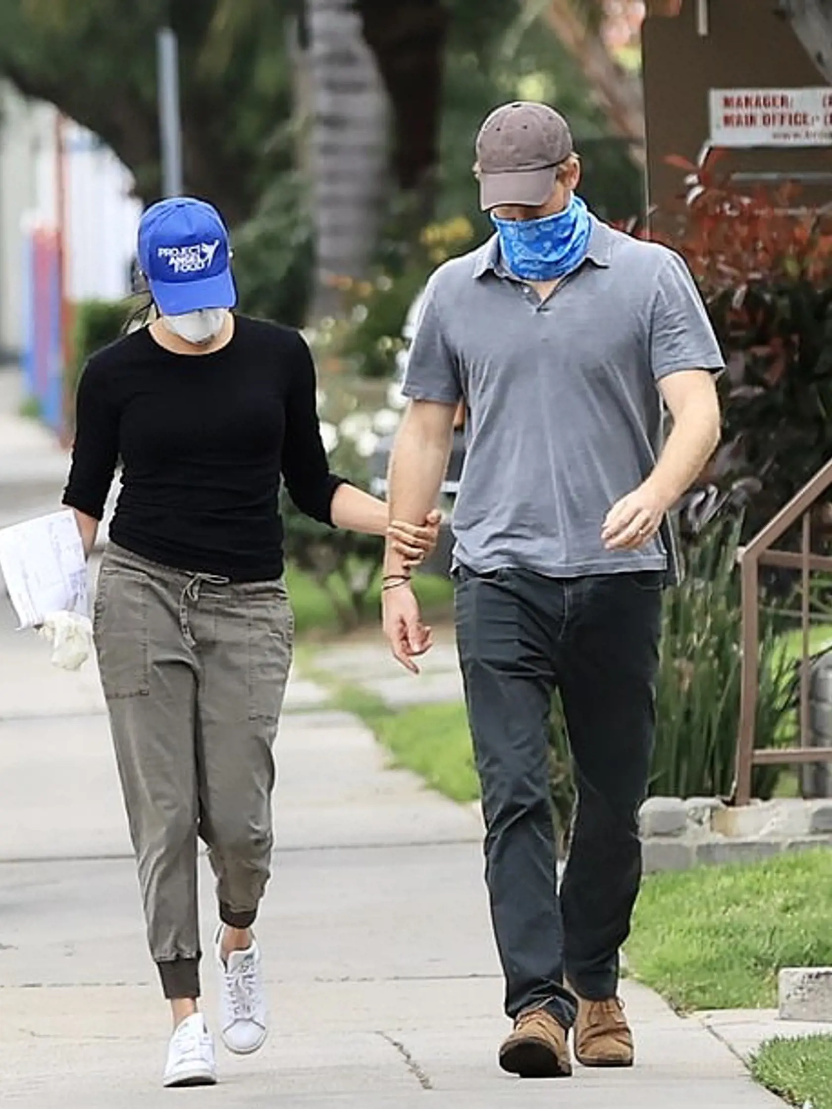 Harry a Meghan si náklonnosť prejavujú aj počas charitatívnej činnosti v Los Angeles.