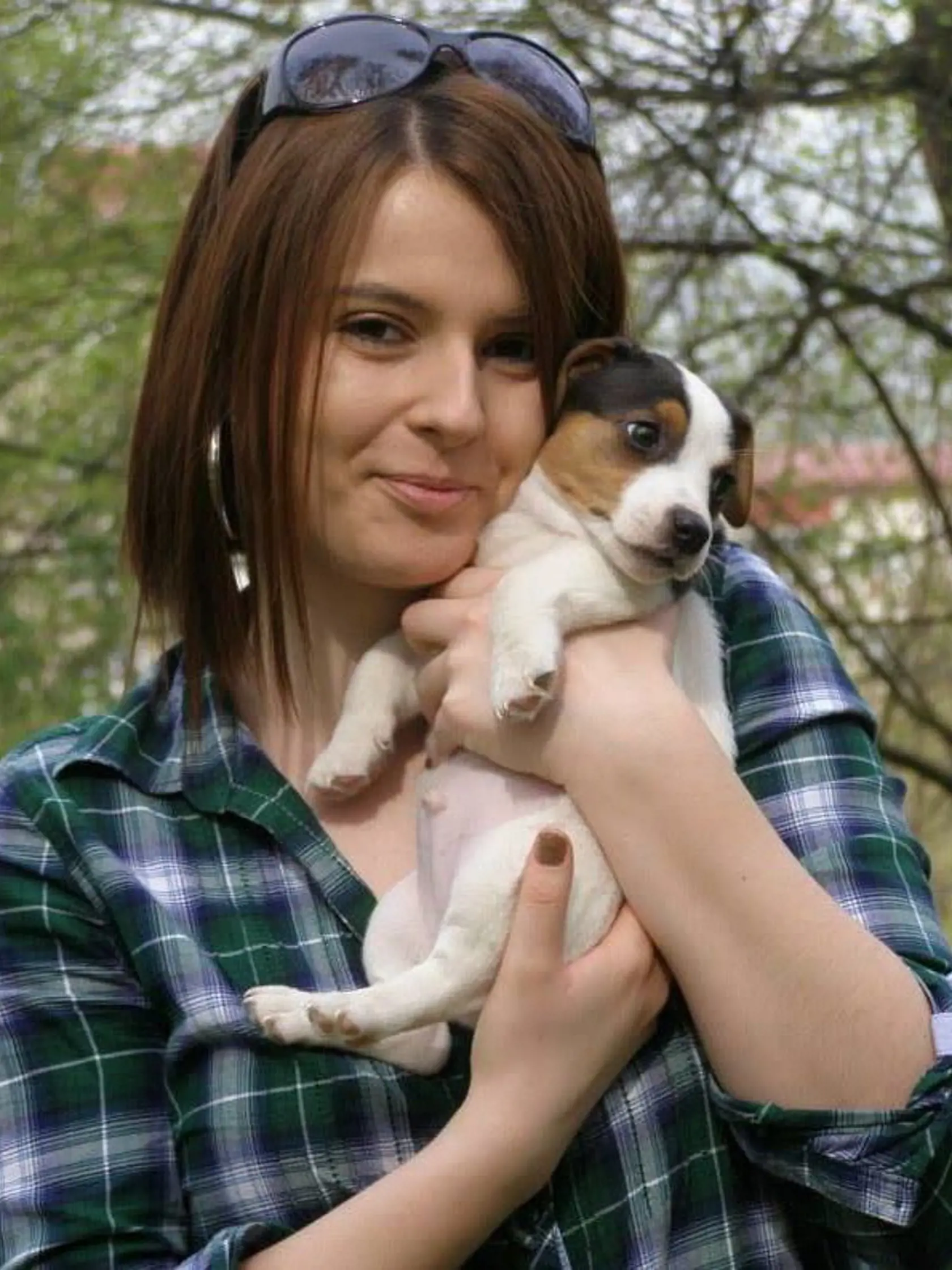 Guru si nevie vynachváliť svoju nevestu. "Veronika je nielen veľmi pekná, ale i starostlivá mama a šikovná gazdinka," nešetrí  superlatívmi.