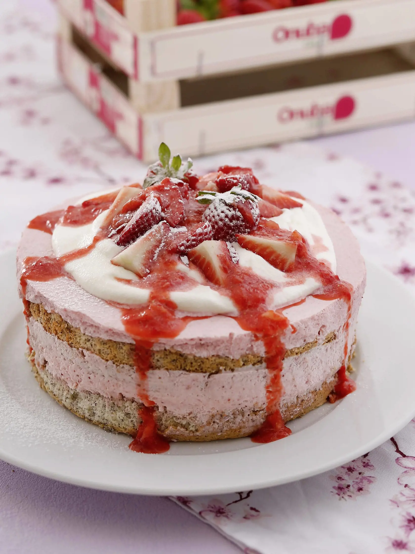 Jahodová torta s makom