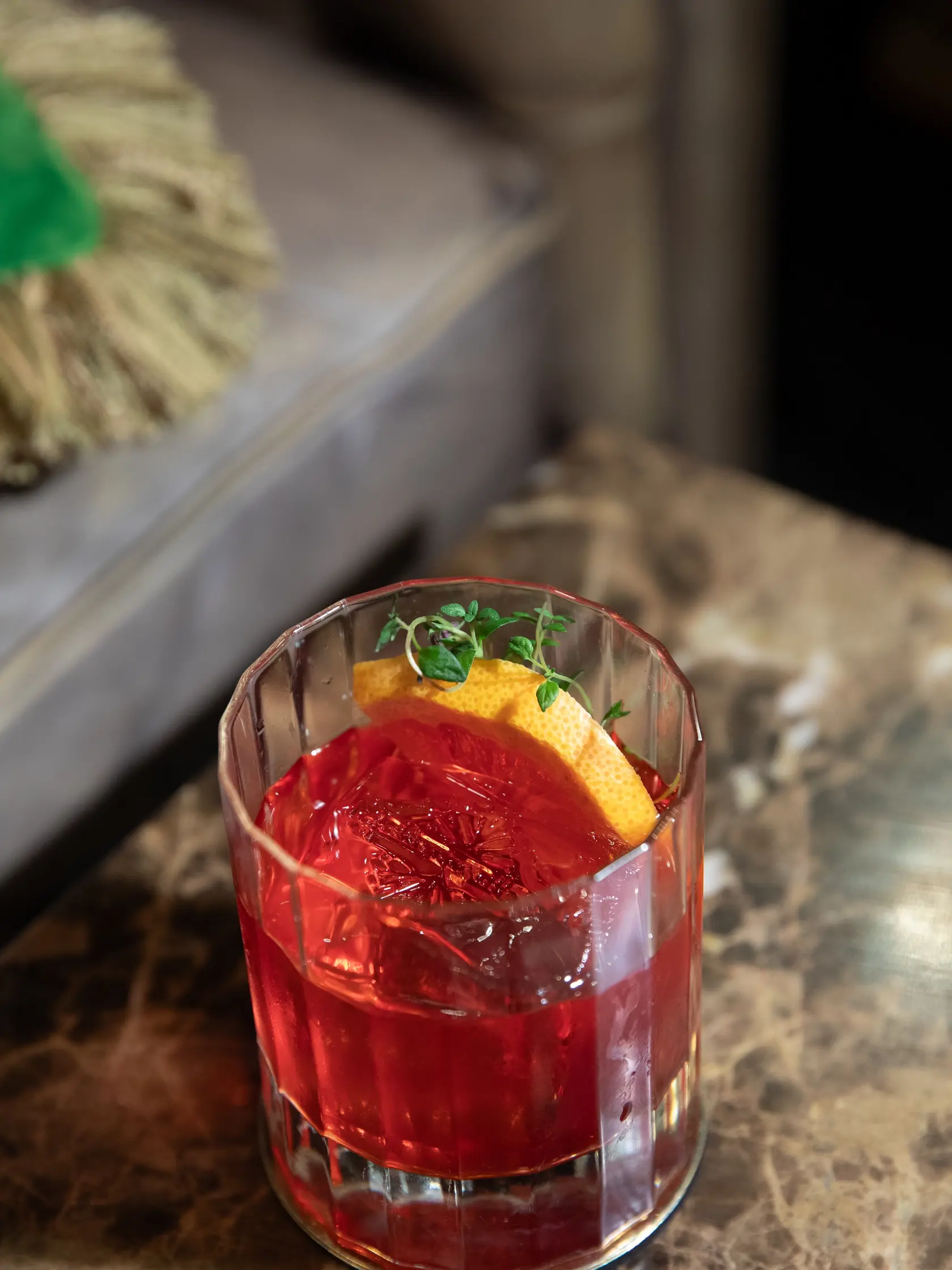 Na snímke interiér Old Fashioned Cocktail Bar v bratislavskom Starom Meste.