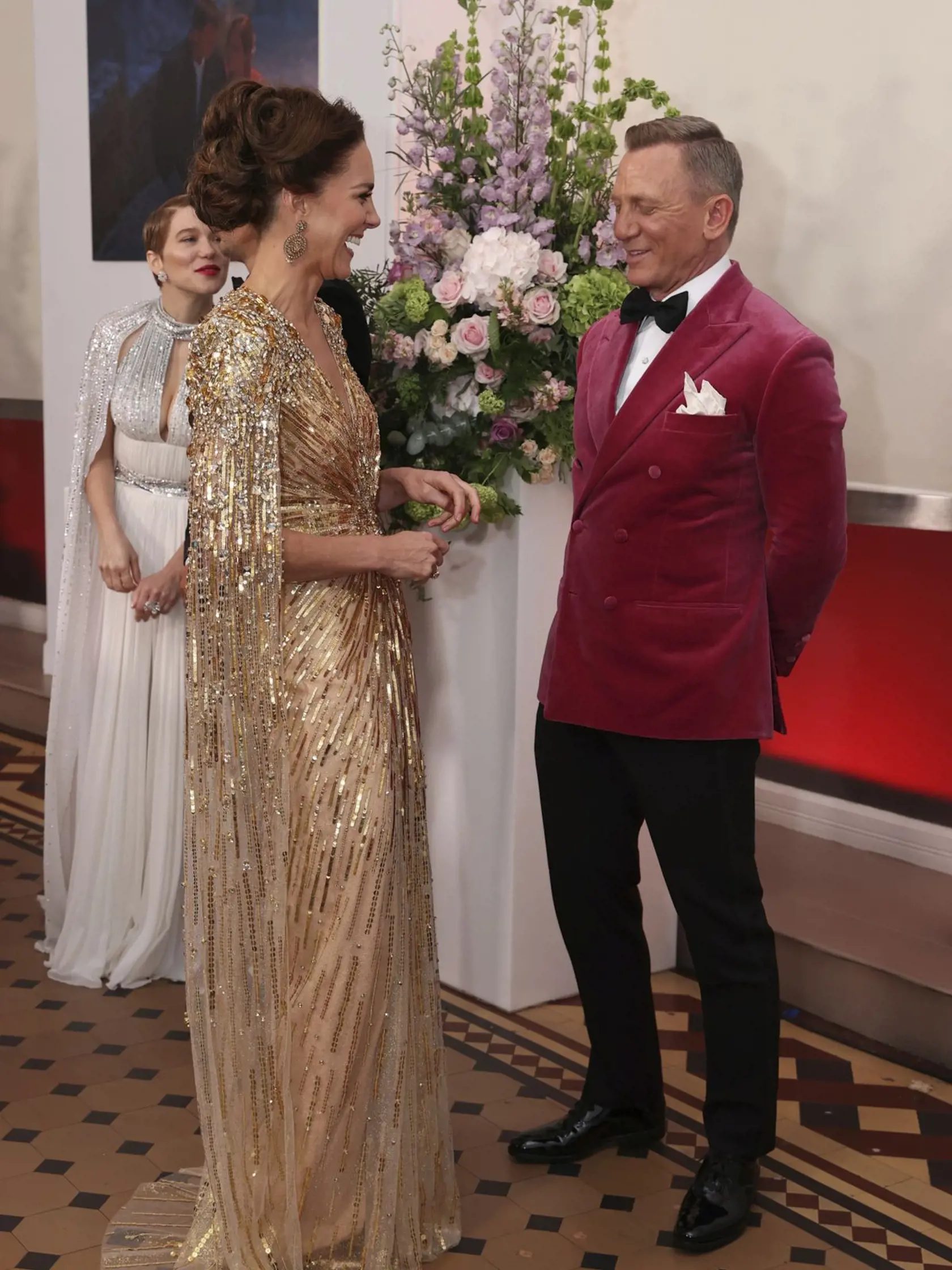 Na premiére najnovšej bondovky očarila Kate aj samotného hlavného predstaviteľa Daniela Craiga. Nedalo mu ju osobne nepochváliť.