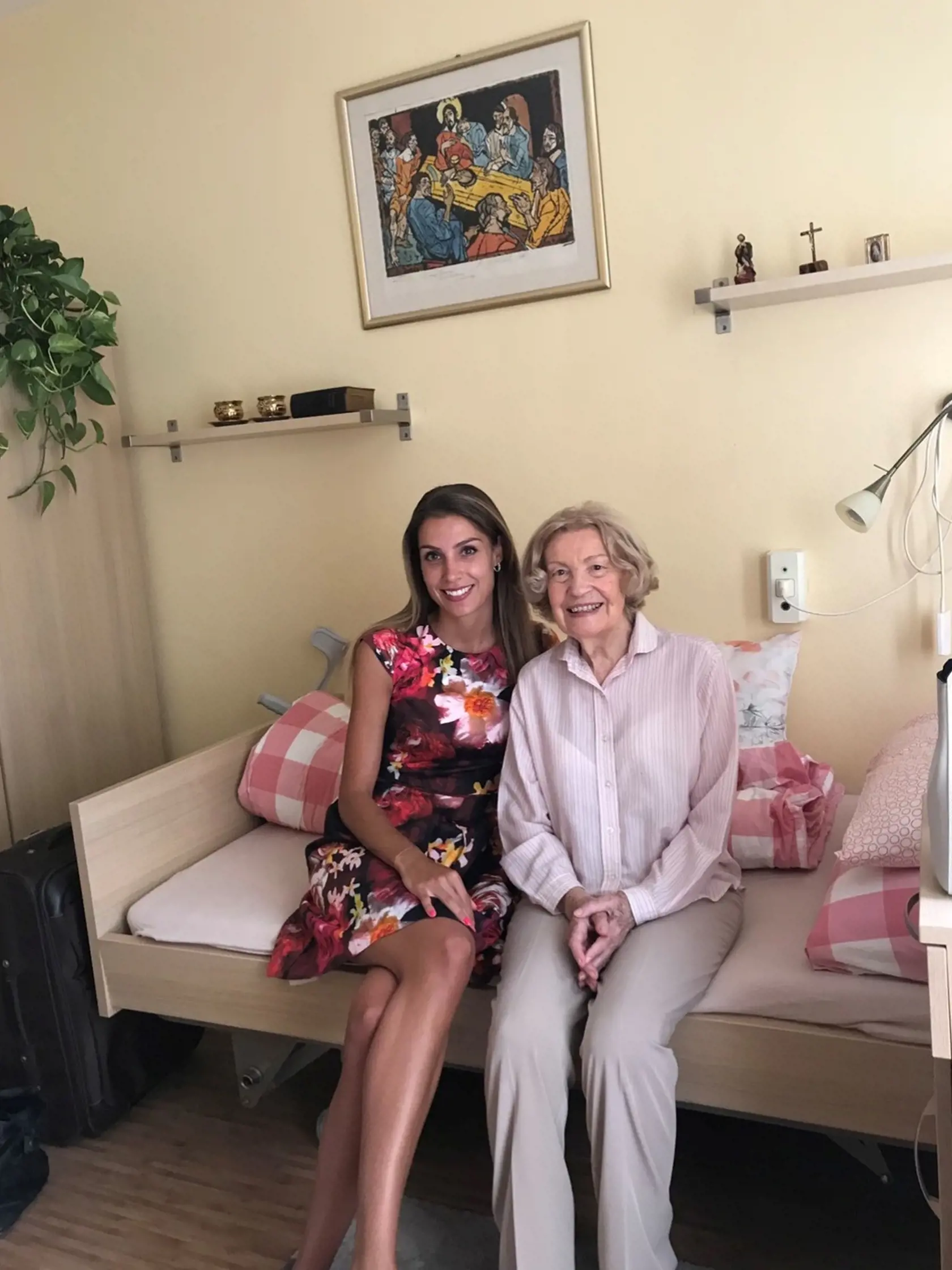 Vnučka: Simona Frantová s babkou Darinou Laštiakovou.