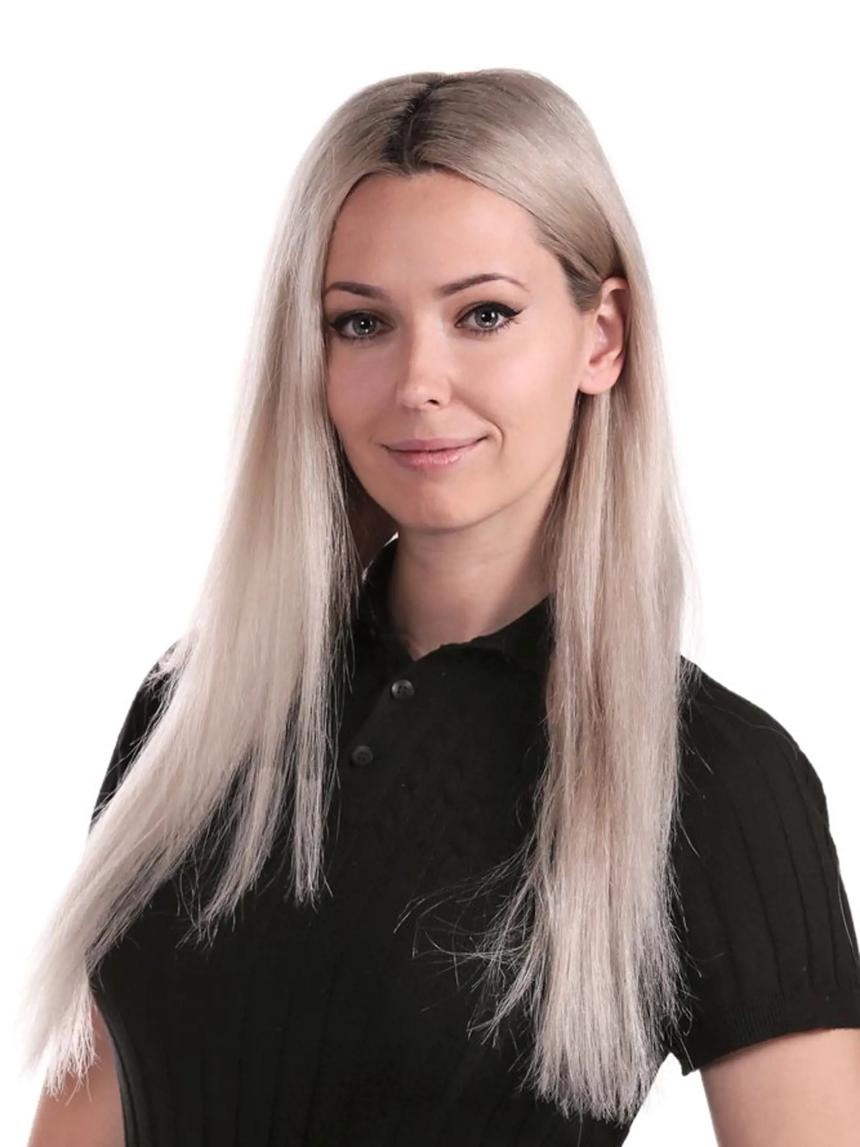 Zuzana Sénášiová  a Ľubomír Sabo sú medzinárodne ocenení fotografi, ktorí tvoria pod spoločnou značkou. Základom každej ich fotografie je originálny nápad, ktorého výsledkom je nevšedné spracovanie. Pre ich tvorbu je charakteristické zachytiť a zdôrazniť krásu a prirodzenosť slovenských žien.
