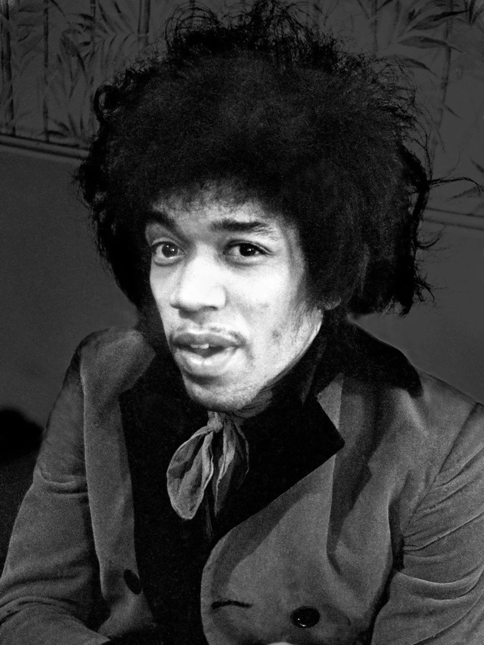 Jimi Hendrix, slávny gitarista, zomrel 18. septembra 1970. Zadusil sa zvratkami, keď sa predávkoval práškami na spanie.