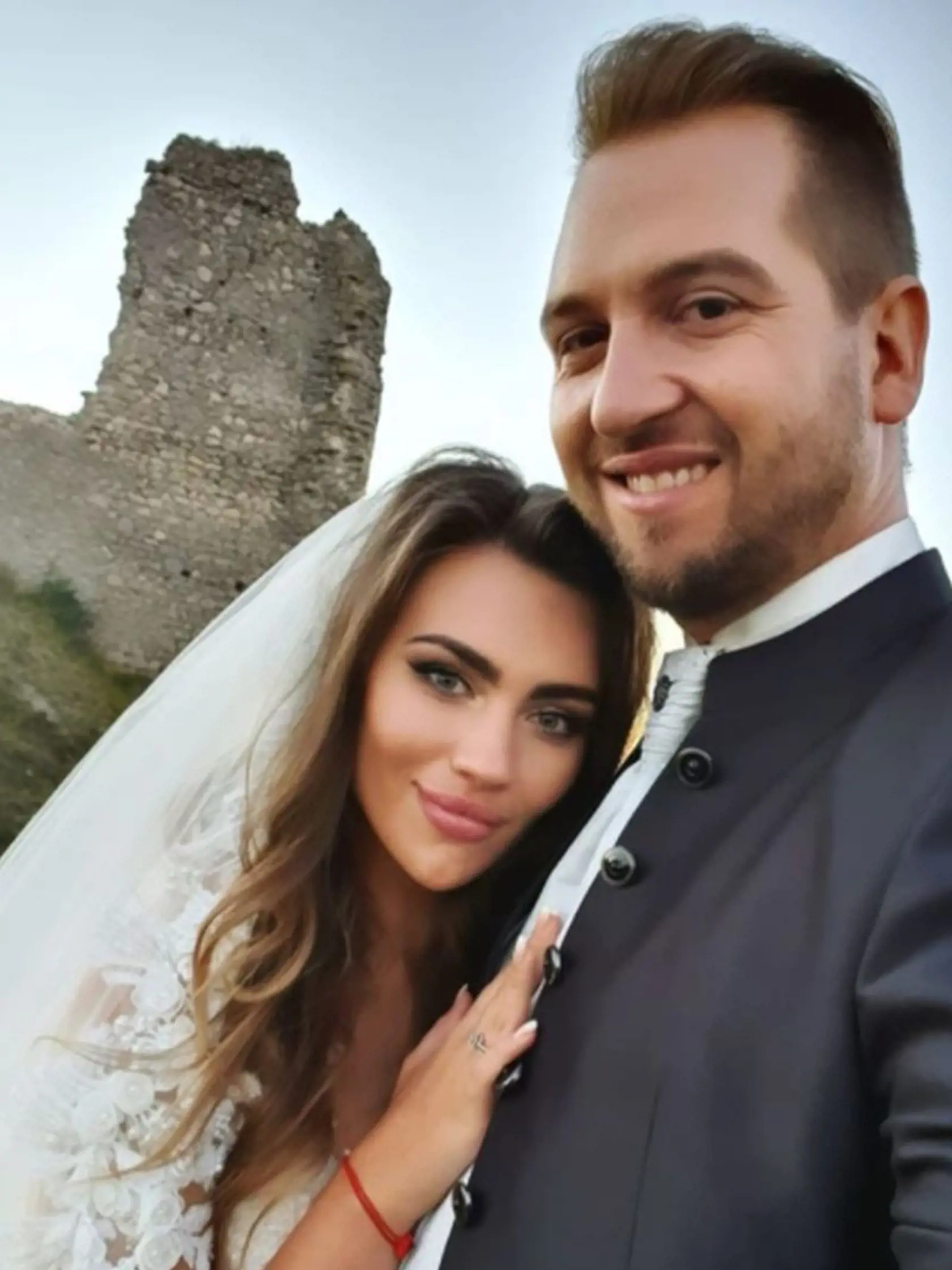 Samo Tomeček a Sophie sa zosobášili v septembri 2020.