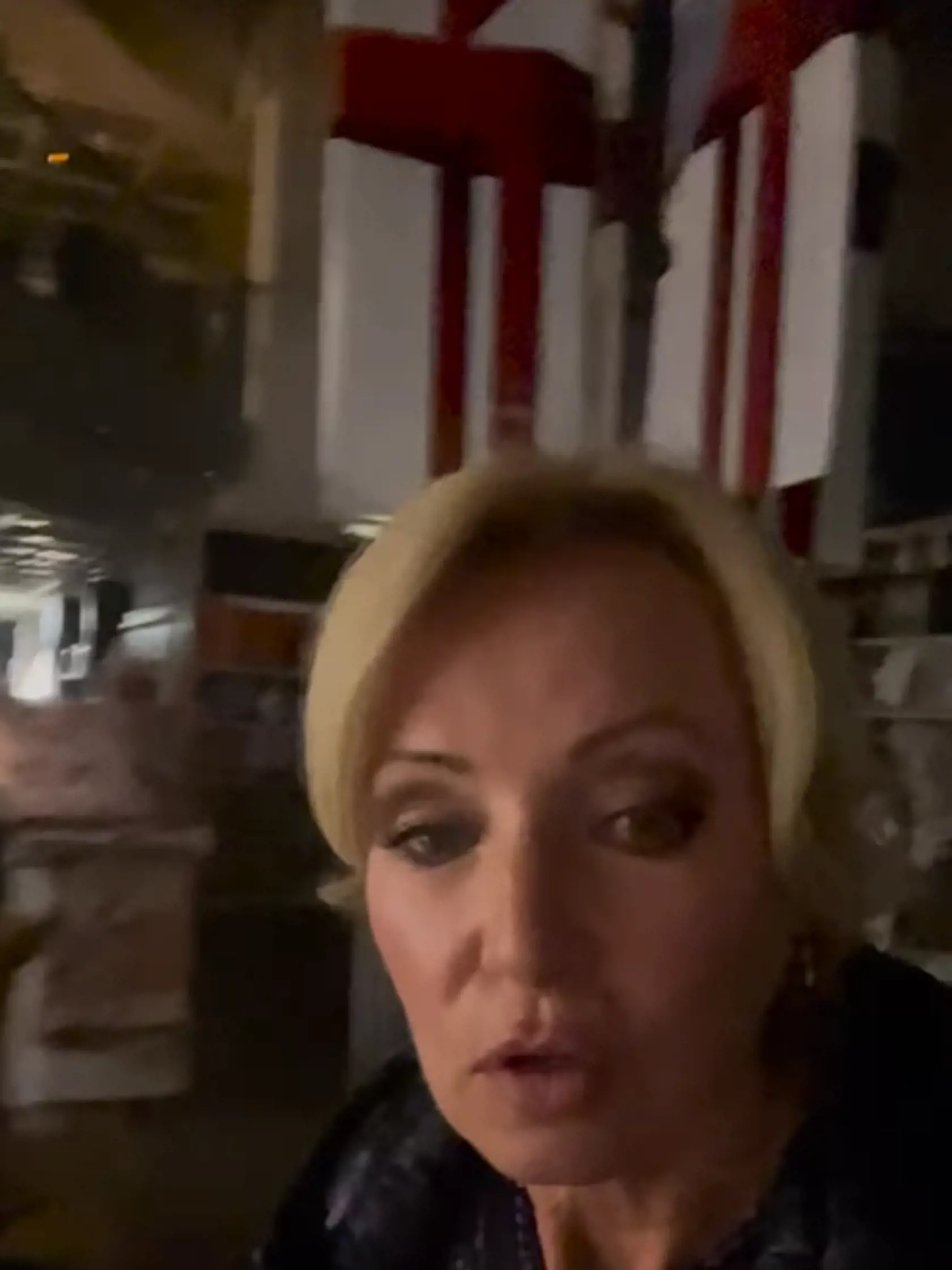 Takto si svoj sobotný večer rozhodne nepredstavovala.