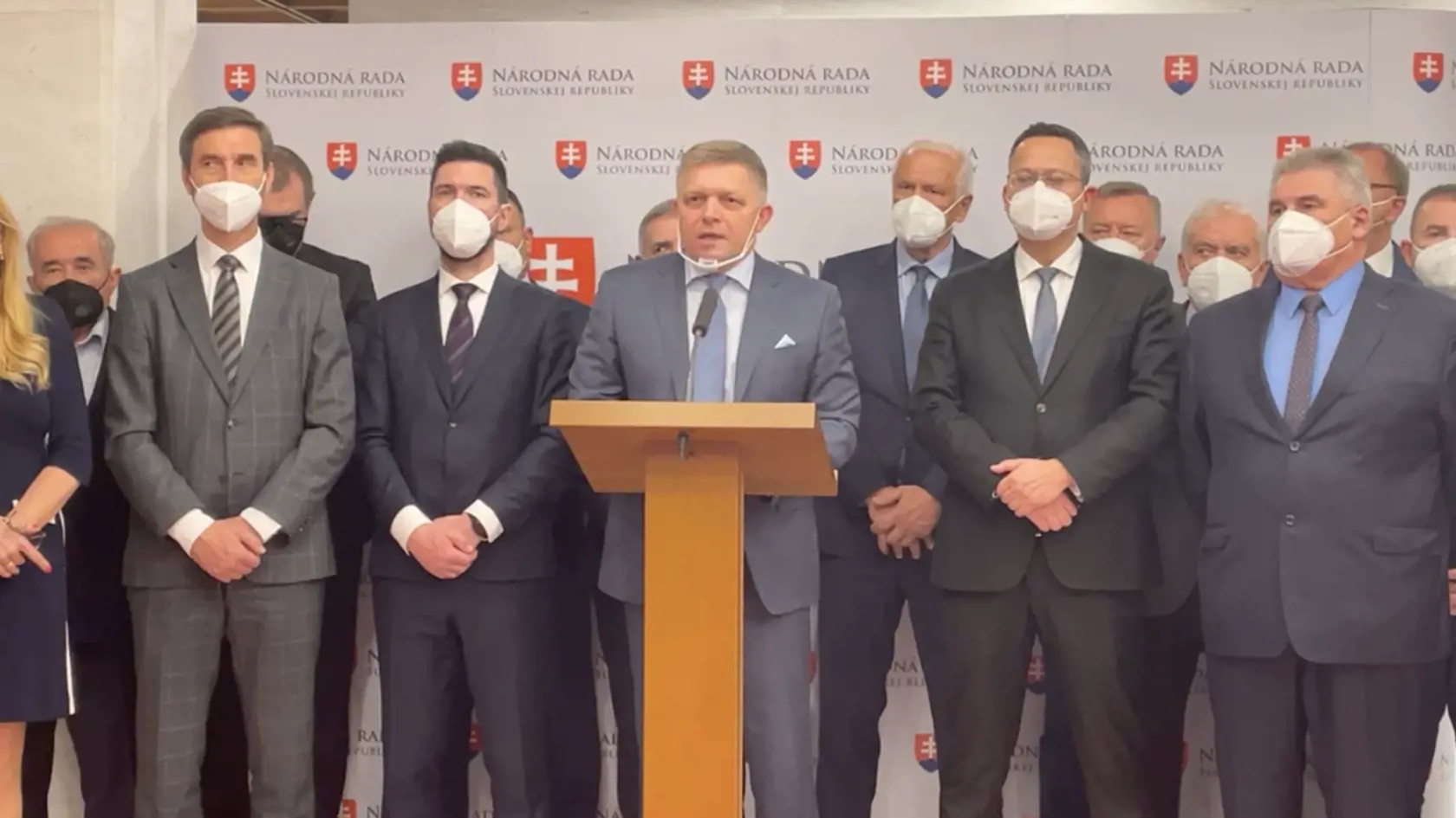 Vyžadovanie testu pri vstupe do práce či u lekára musí byť podľa Roberta Fica preplácané.