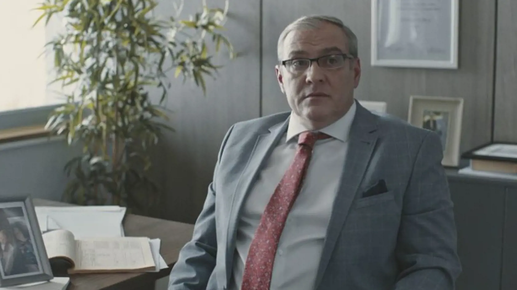 Roman Luknár v seriáli pán Profesor.