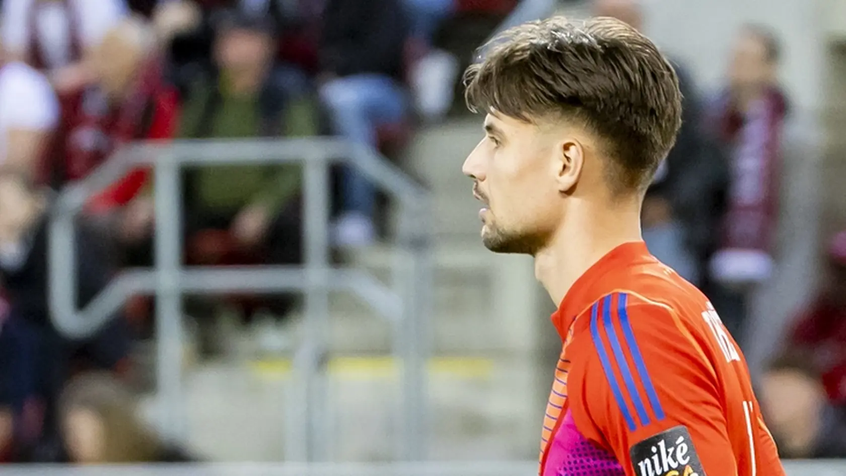 Na štadióne City Aréna v Trnave sa stretol v 6. kole Niké ligy, ŠK Slovan Bratislava a FC Spartak Trnava. Na snímke je Dominik Takáč. 
