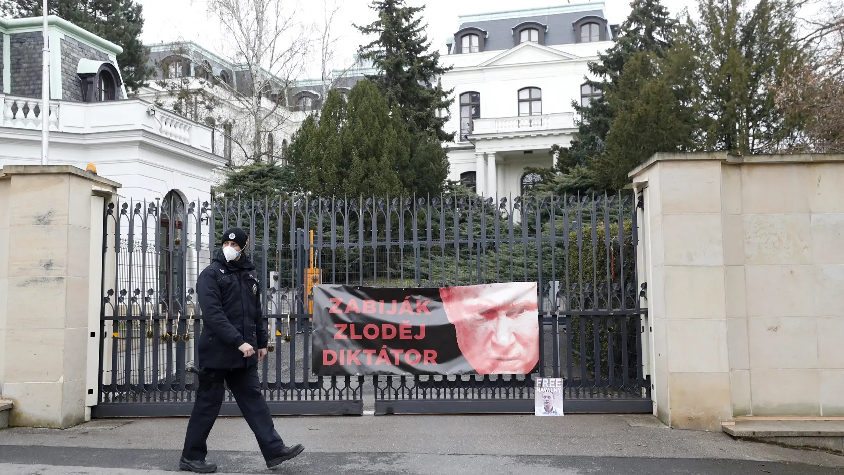 Česko vyhostí 18 pracovníkov ruskej ambasády
