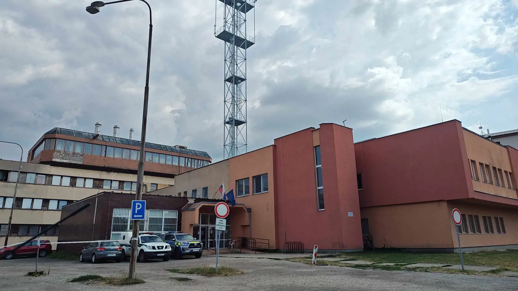 Výsluch partnera obete prebiehal na policajnej stanici v Dunajskej Strede.