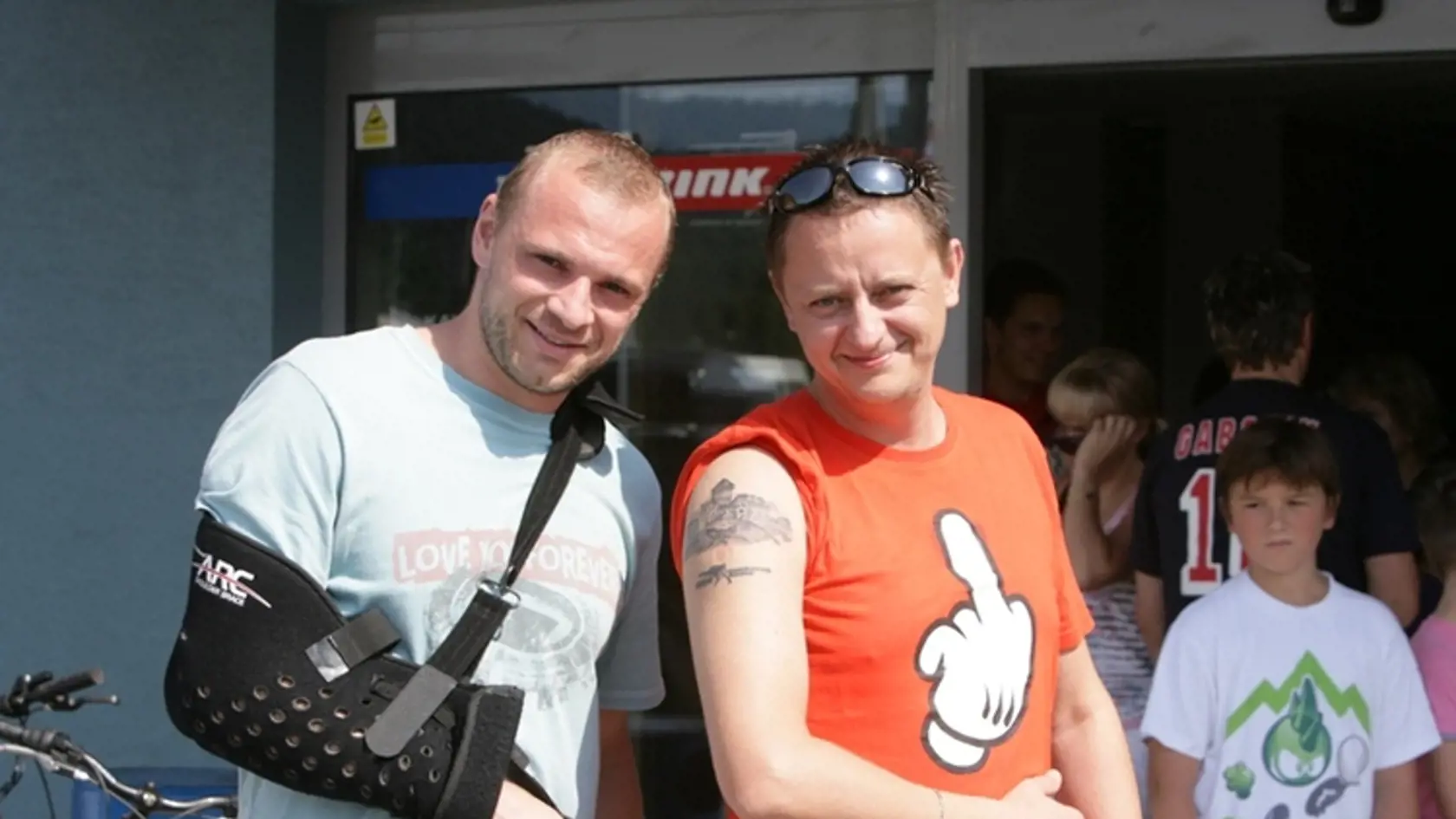Marián Gáborík (
vľavo): Slávny hokejista je tetovaním
nadšený.