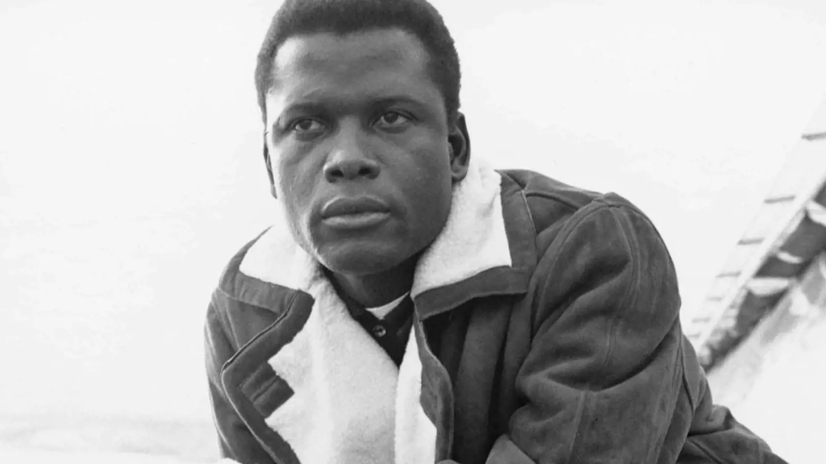 Sarah Cooper: "Brilantný herec, režisér a aktivista RIP Sidney Poitier."