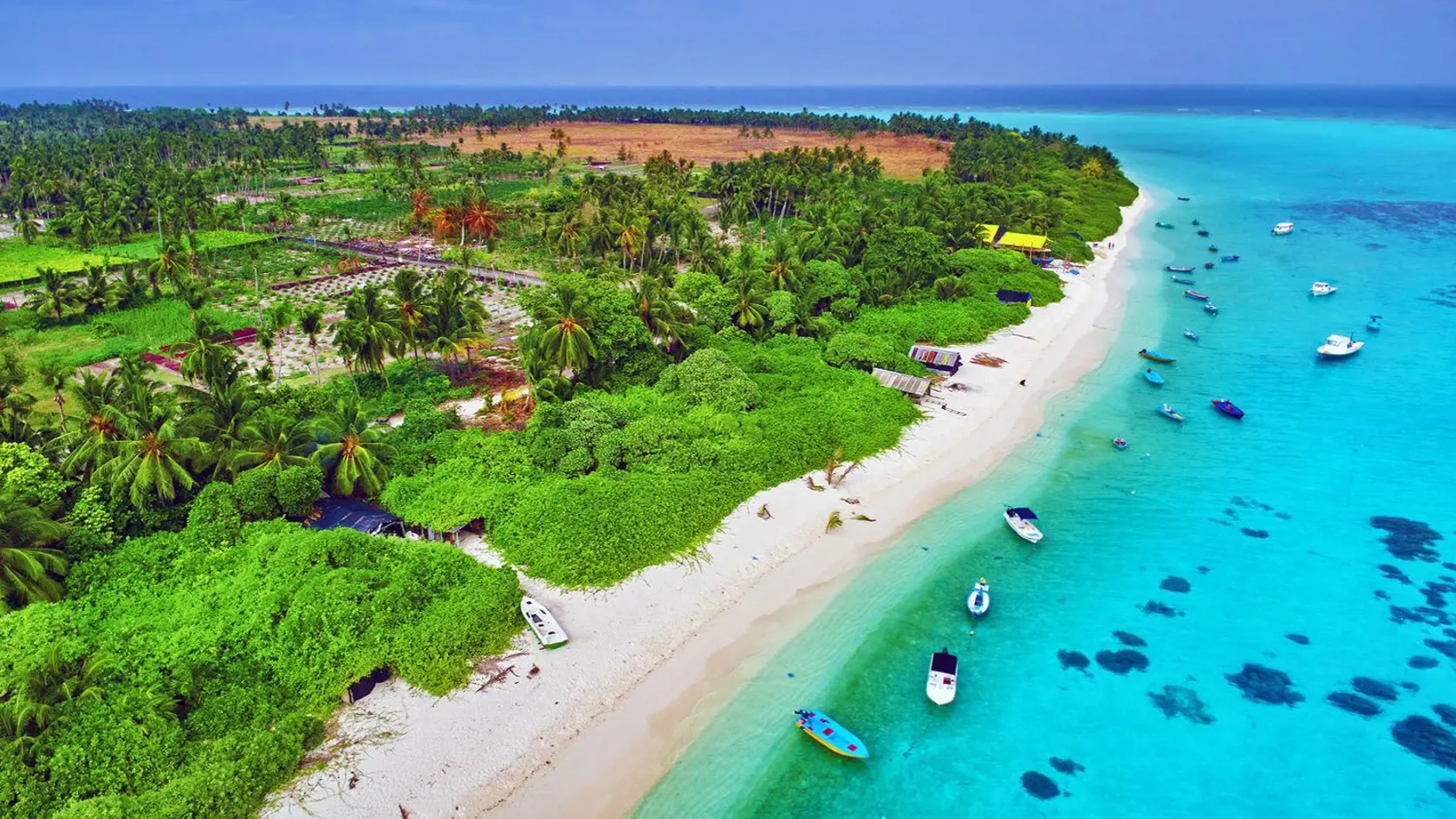 Maldivy sú jednou z najkrajších turistických destinácií.