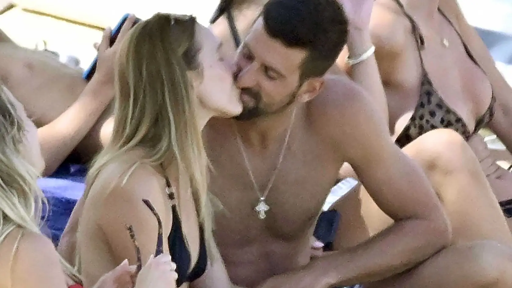 Z Wimbledonu do raja: Djokovič si lieči srdce na luxusnej dovolenke.