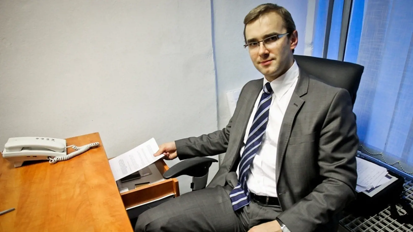 VYTIAHOL HO ZO
STOLÍKA: Martin
Fedor mal zákon
o odpočúvaní
pripravený skôr,
ale po páde vlády
ho odložil.