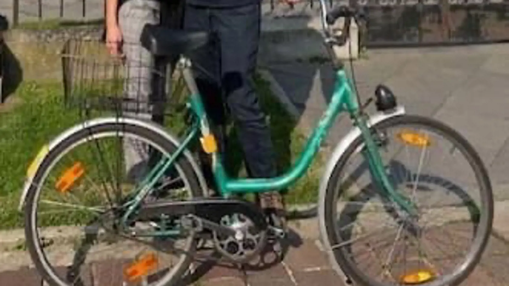 „Posledná fotka môjho bicykla je zo včera (14.10.), potom si ho niekto ‚požičal‘. Ak ho zbadáte, dajte mi vedieť,“ prosí svojich fanúšikov na sociálnej sieti Milan Kolcun.