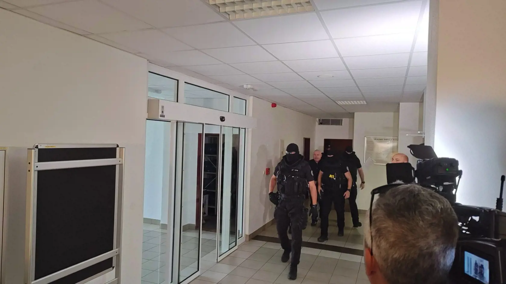 Na Špecializovanom trestnom súde dnes padol rozsudok v kauze zavraždenej Andrey Vlčekovej. Jej exmanžela Miroslava Vlčeka odsúdili na doživotie.