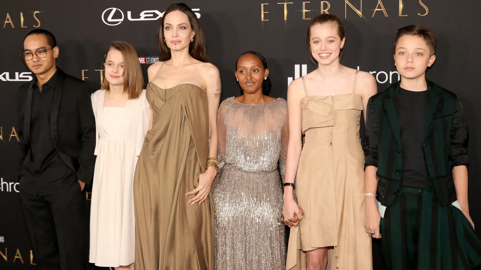 Angelina Jolie s deťmi na premiére filmu "Eternals".