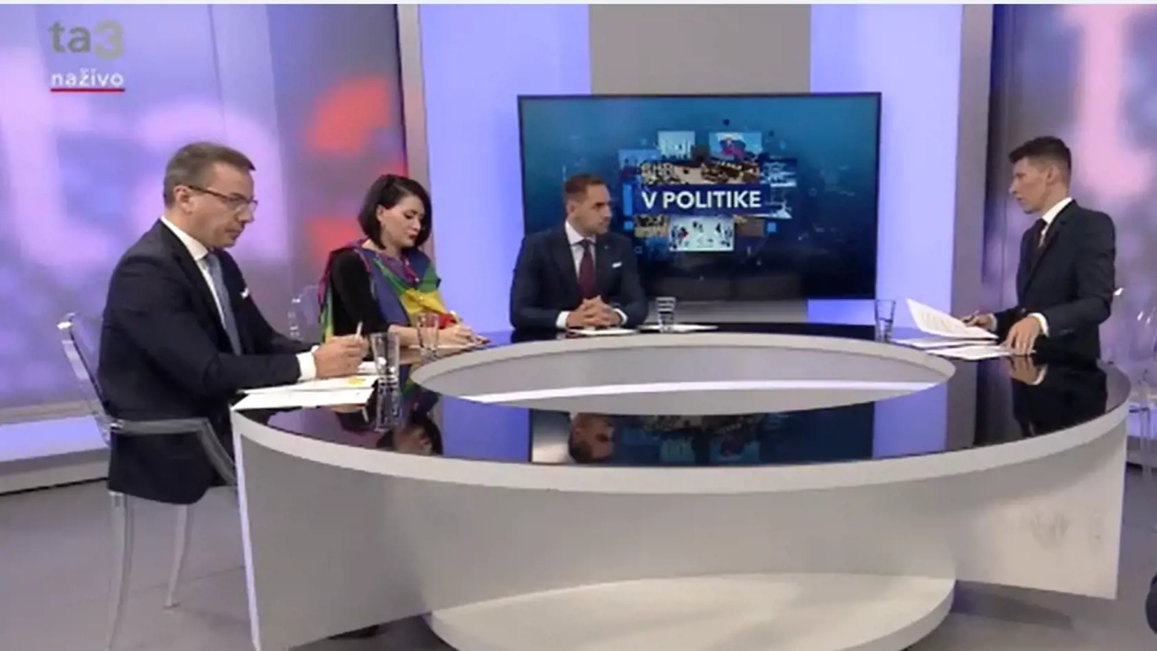 V relácii TA3 V politike sa moderátor Rastislav Iliev odhodlal k neľahkému kroku. Len pár dní po vražde dvoch nevinných ľudí, ktorí boli zabití podľa všetkého pre svoju sexuálnu orientáciu nabral odvahu a verejne sa priznal, že aj on patrí do komunity LGBTI.