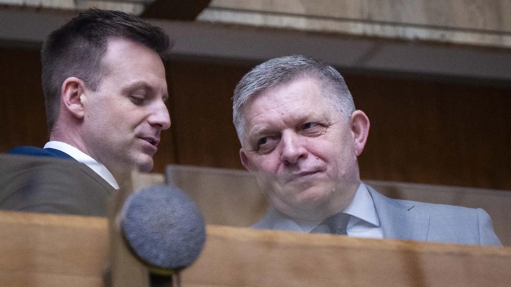 Tému zbrojenia spomenul premiér Robert Fico (Smer) aj v piatkovom príhovore na Slavíne pri 80. výročí oslobodenia Bratislavy.