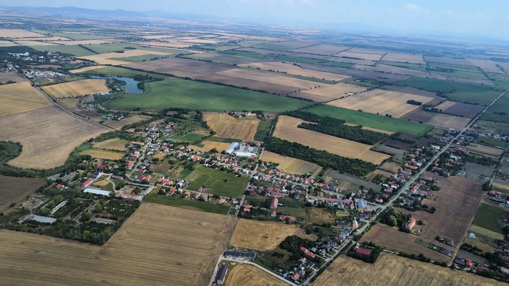 Pohľad na okolie obce Rastislavice v novozámockom okrese