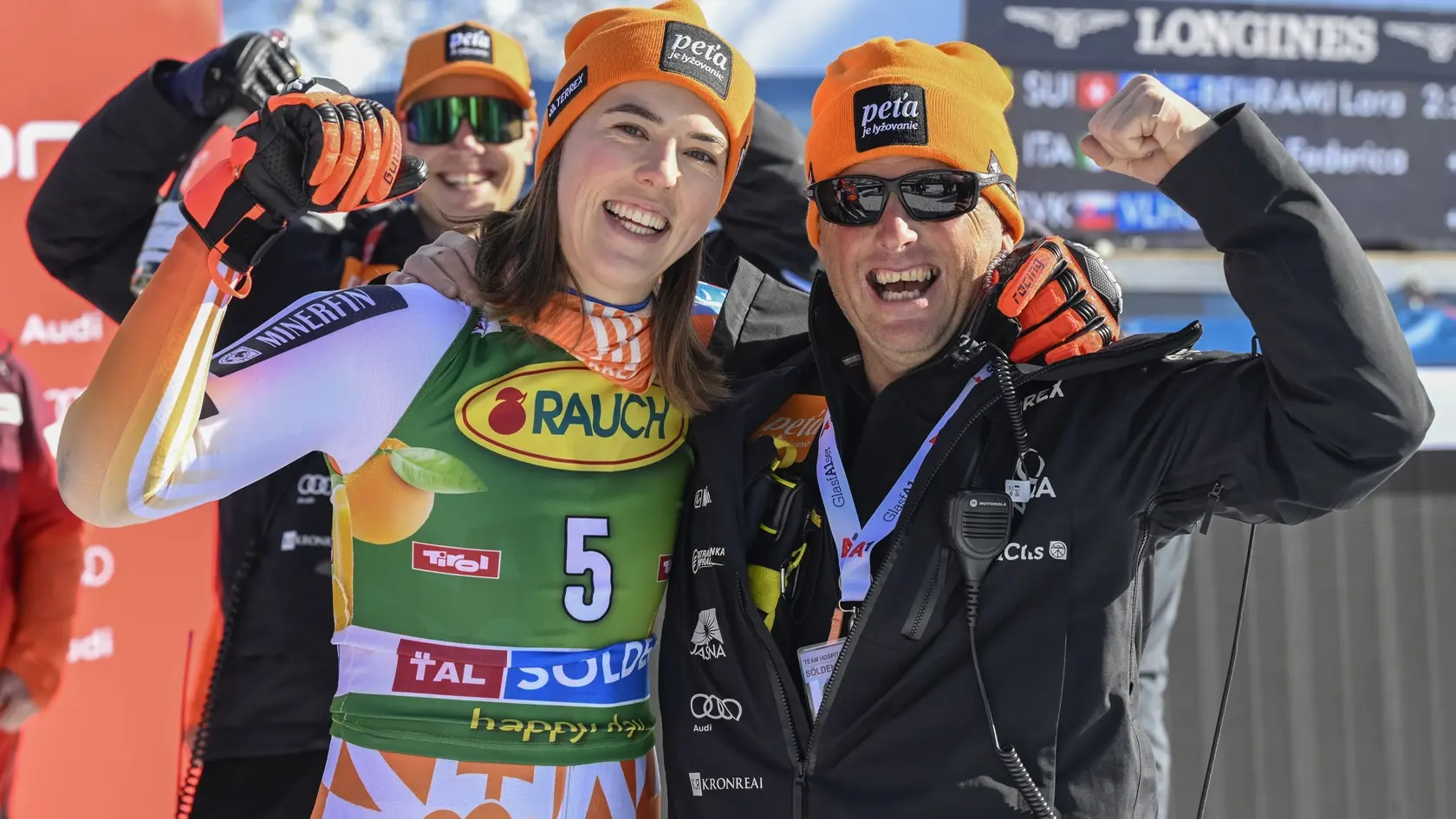 Petra Vlhová a tréner Mauro Pini.