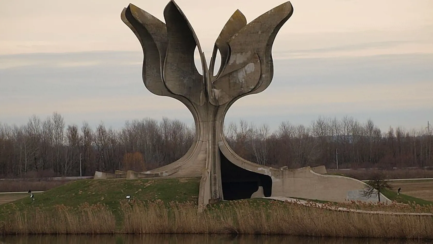 Pamätník na vyhladzovací tábor smrti Jasenovac