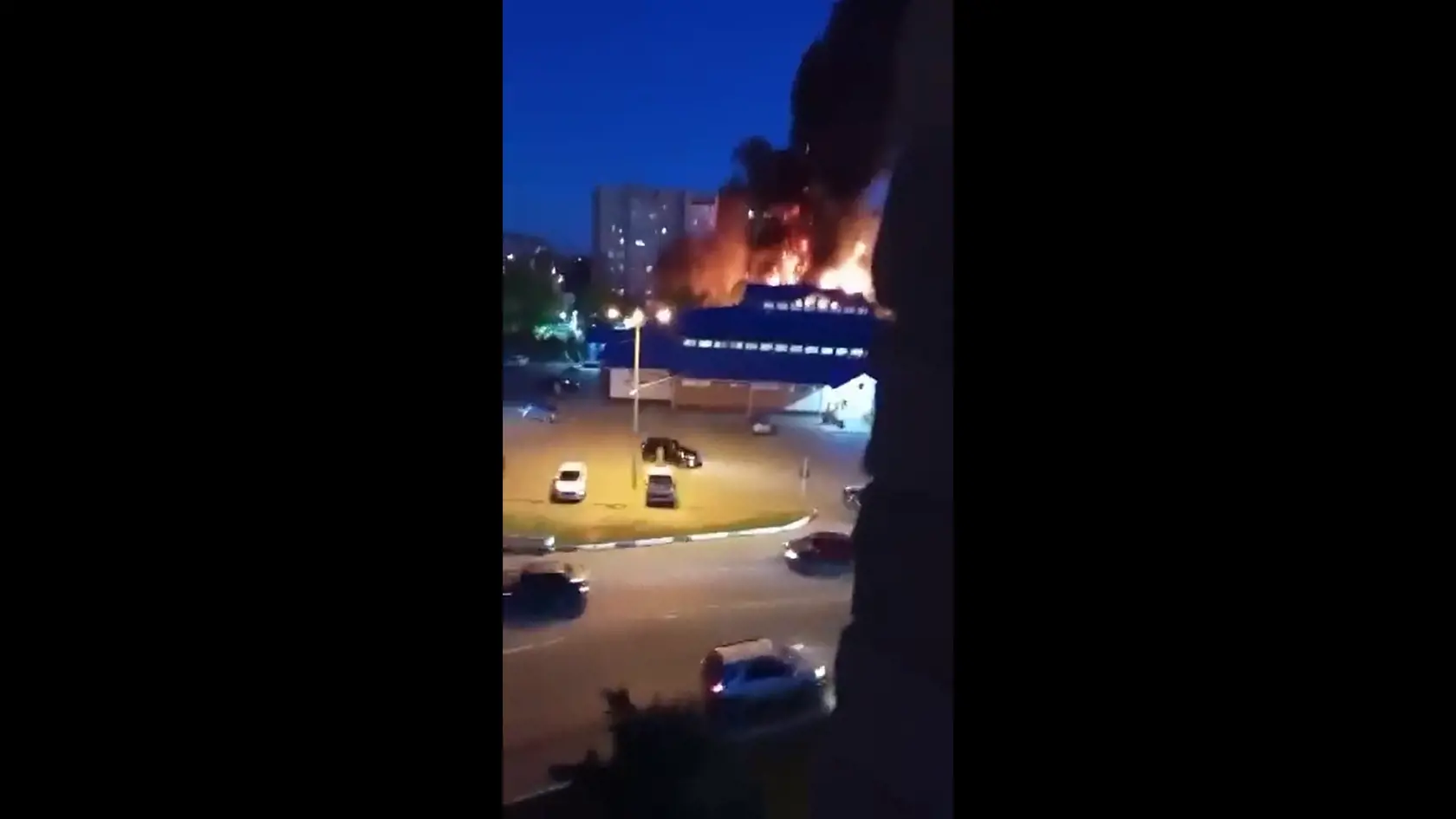 Havaroval nadzvukový stíhací bombardér typu Su-34, ktorý spadol do obytnej oblasti prístavu Jejsk.