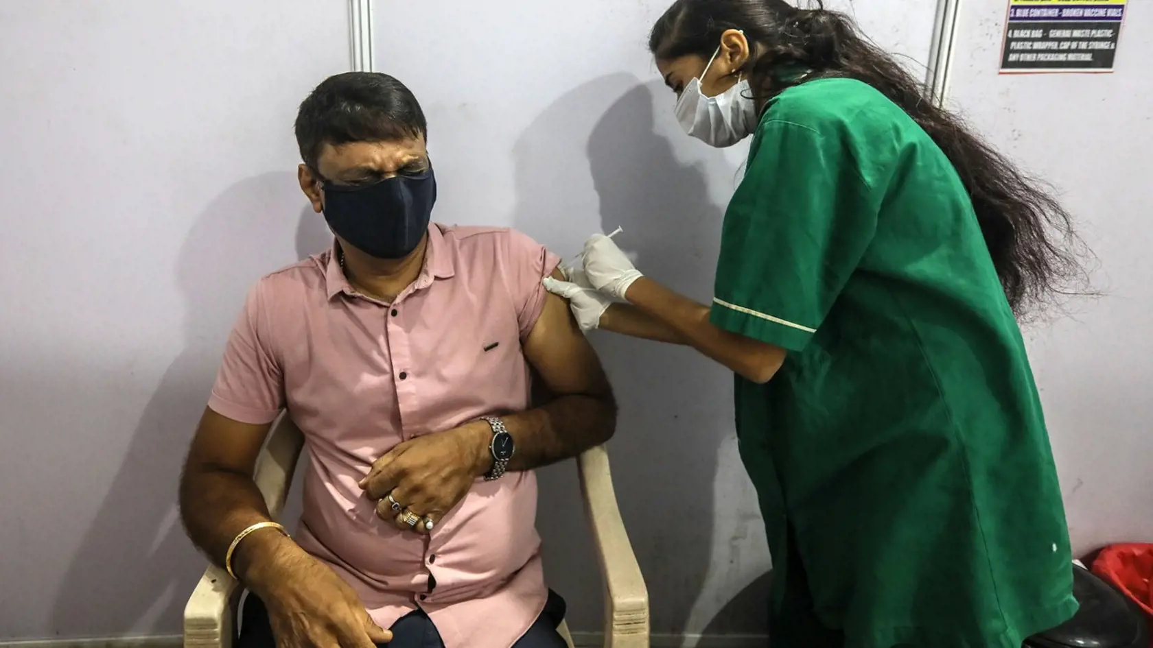 Najnovší rýchly nárast infekcií spôsobil, že India zaznamenala celkovo 13,5 milióna infikovaných, čo je viac než 13,48 milióna v Brazílii.